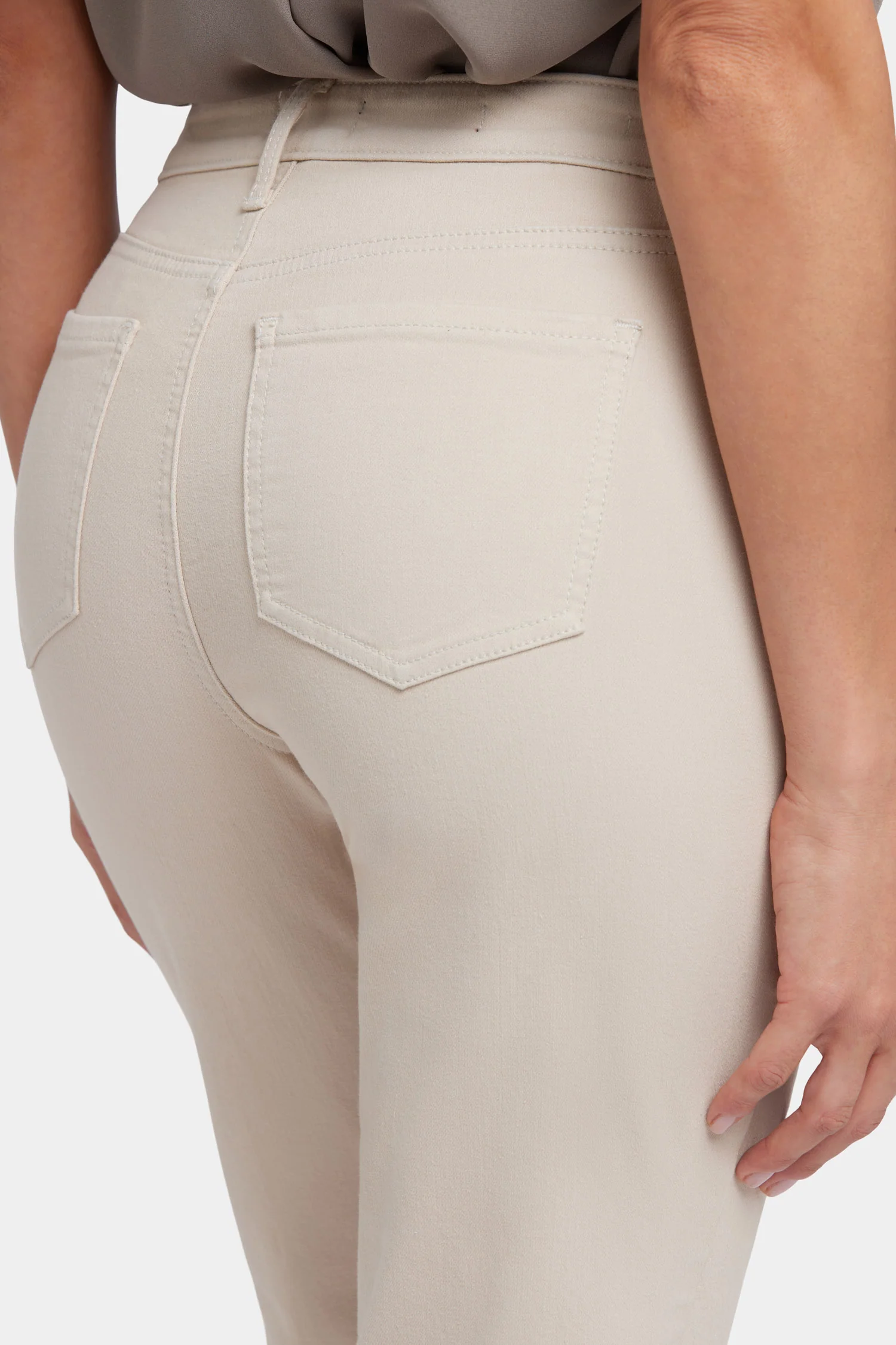 3933-relaxed-piper-crop-jeans-feather-1.webp