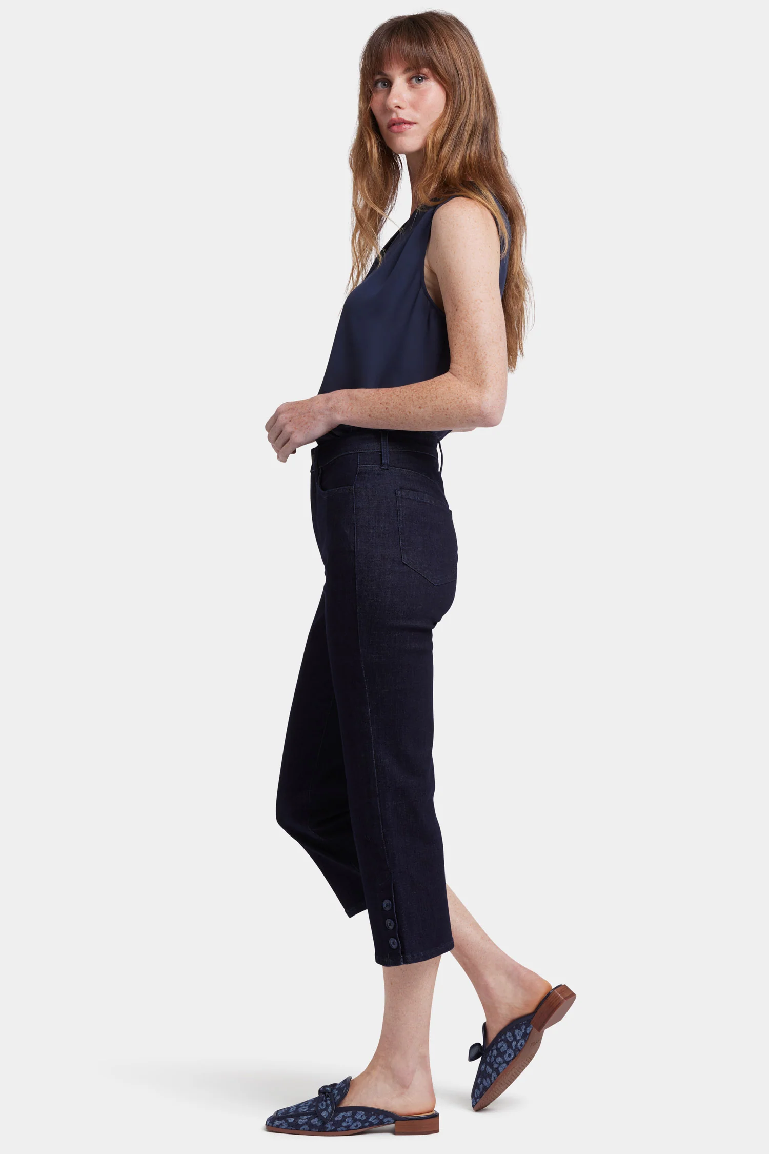 3969-joni-relaxed-capri-jeans-rinse-1.webp