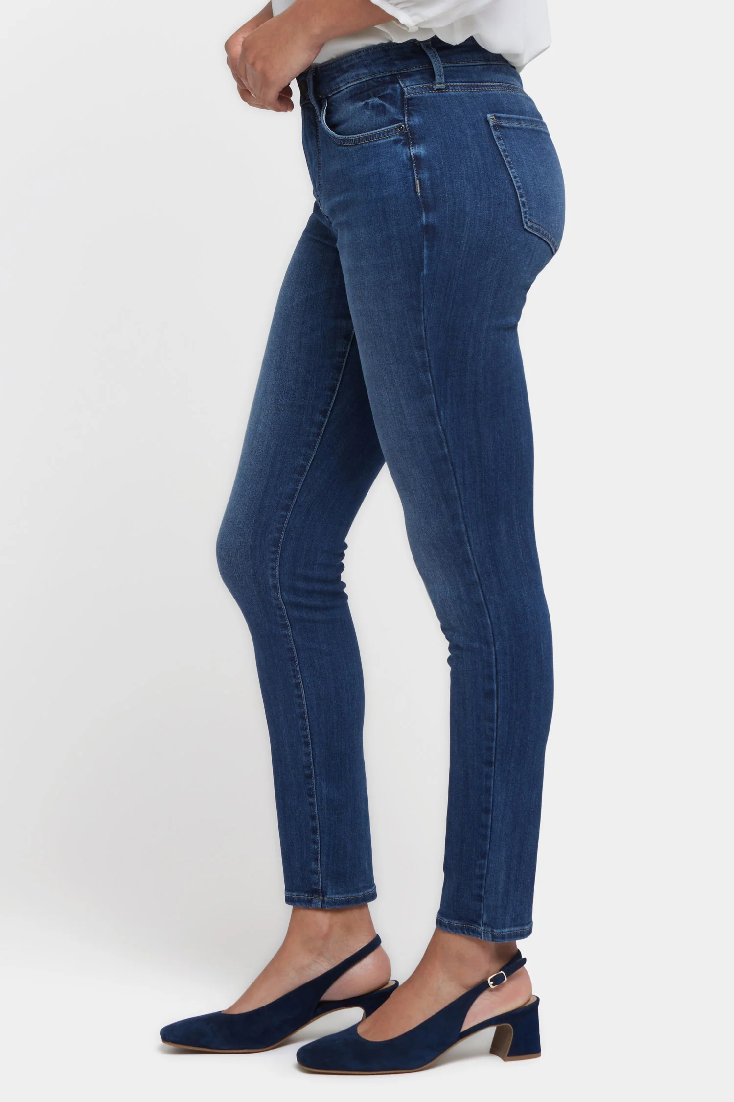 3993-ami-skinny-jeans-rio-rapids-1.webp