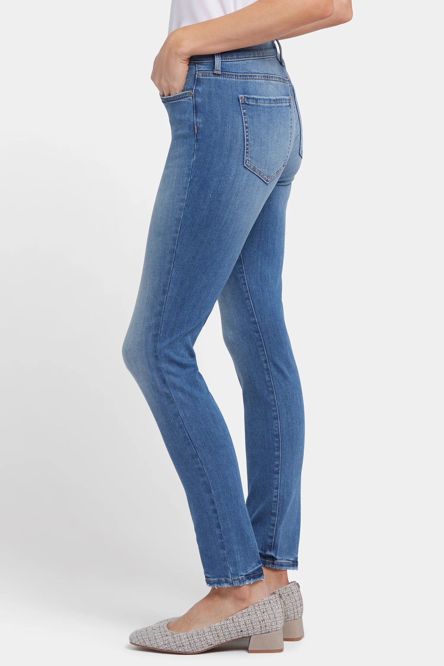 4005-ami-skinny-jeans-bilbao-crest-1.webp