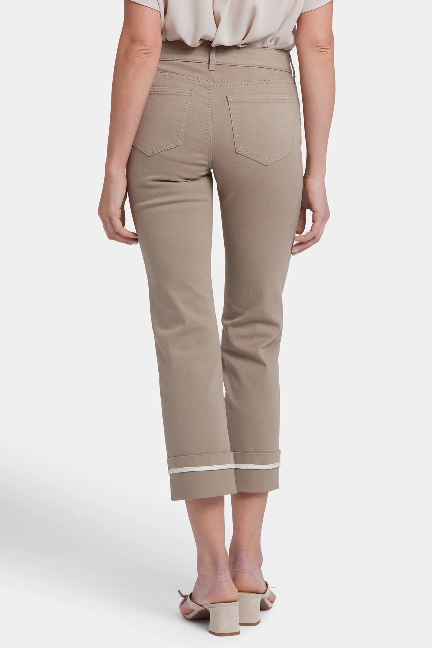 4089-marilyn-straight-ankle-jeans-saddlewood-1.webp