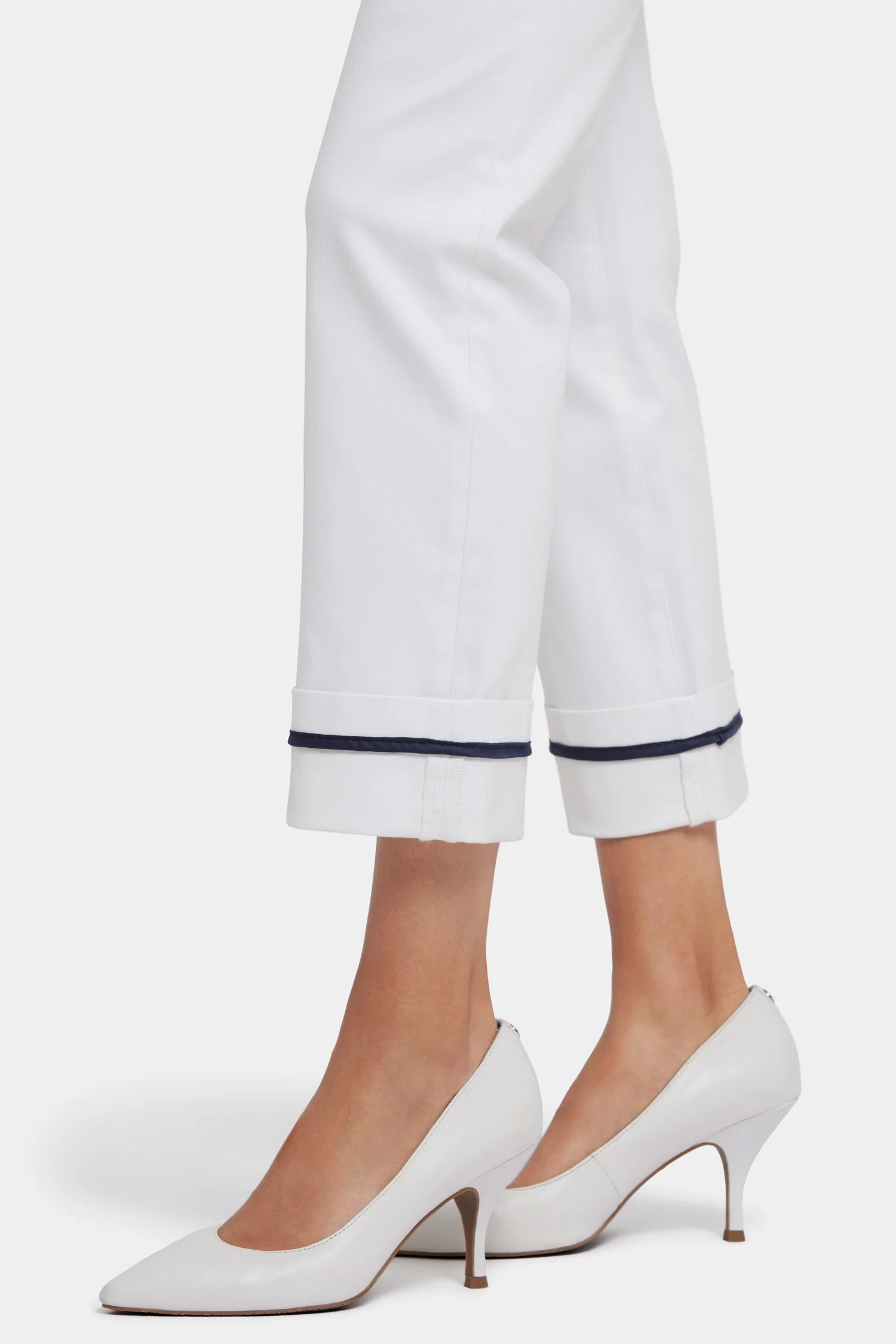 4101-marilyn-straight-ankle-jeans-optic-white-1.webp