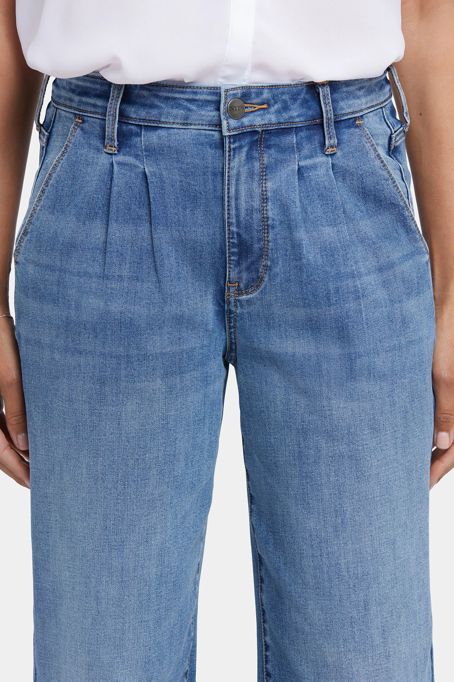 4231-relaxed-trouser-jeans-barcelona-breeze-1.webp