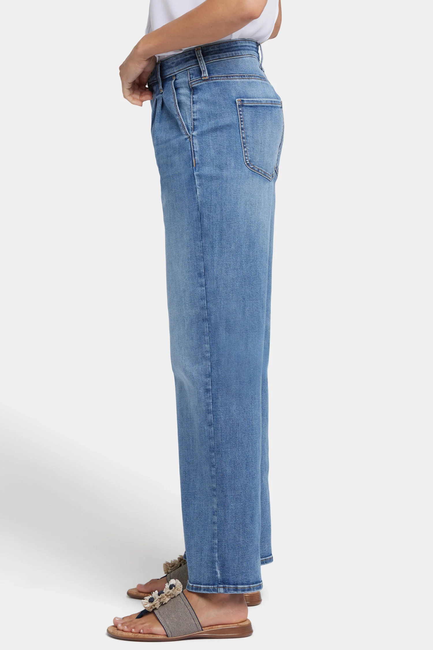 4231-relaxed-trouser-jeans-barcelona-breeze-1.webp