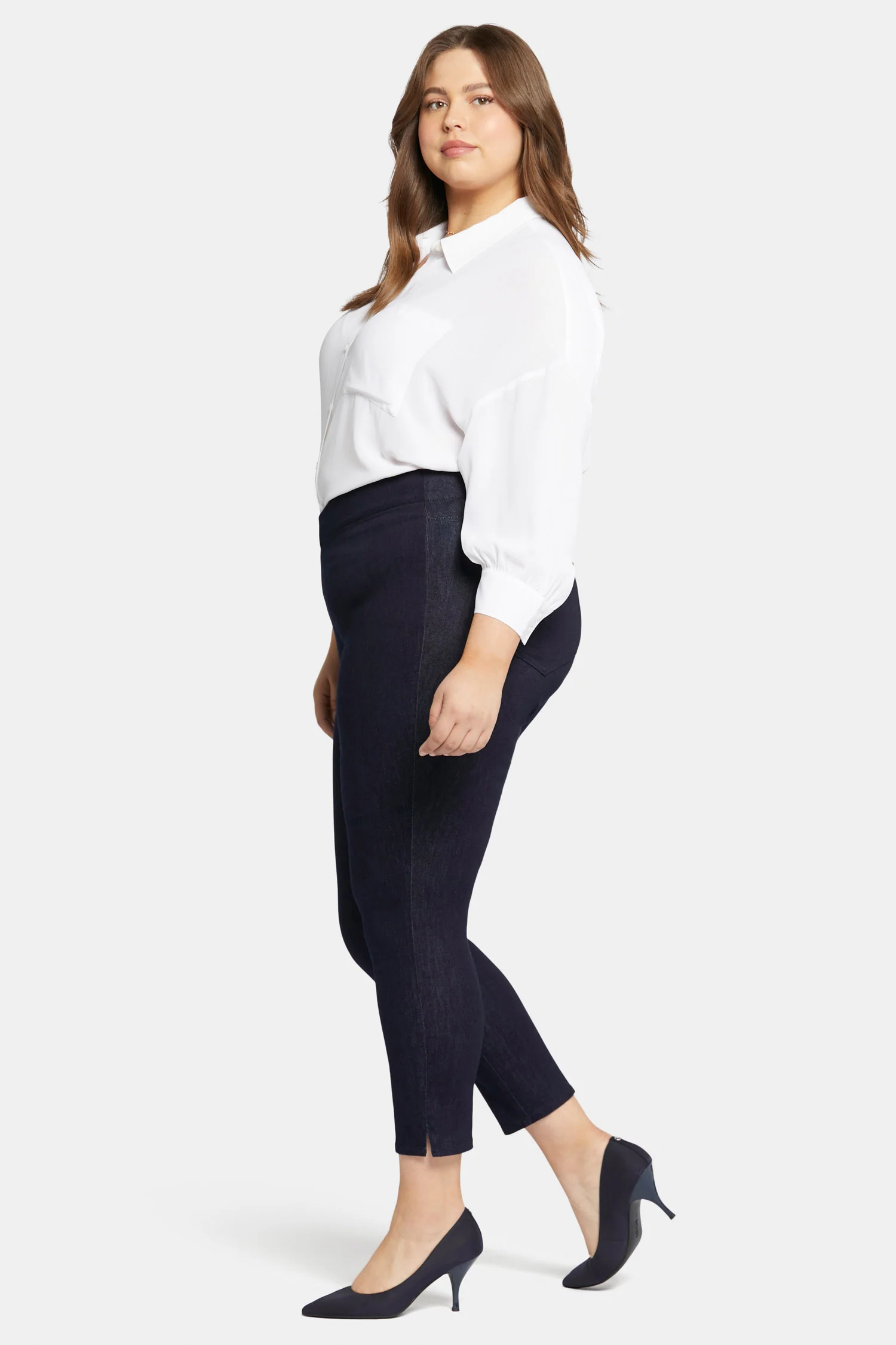 457-skinny-ankle-pull-on-jeans-in-plus-size-rinse-1.webp
