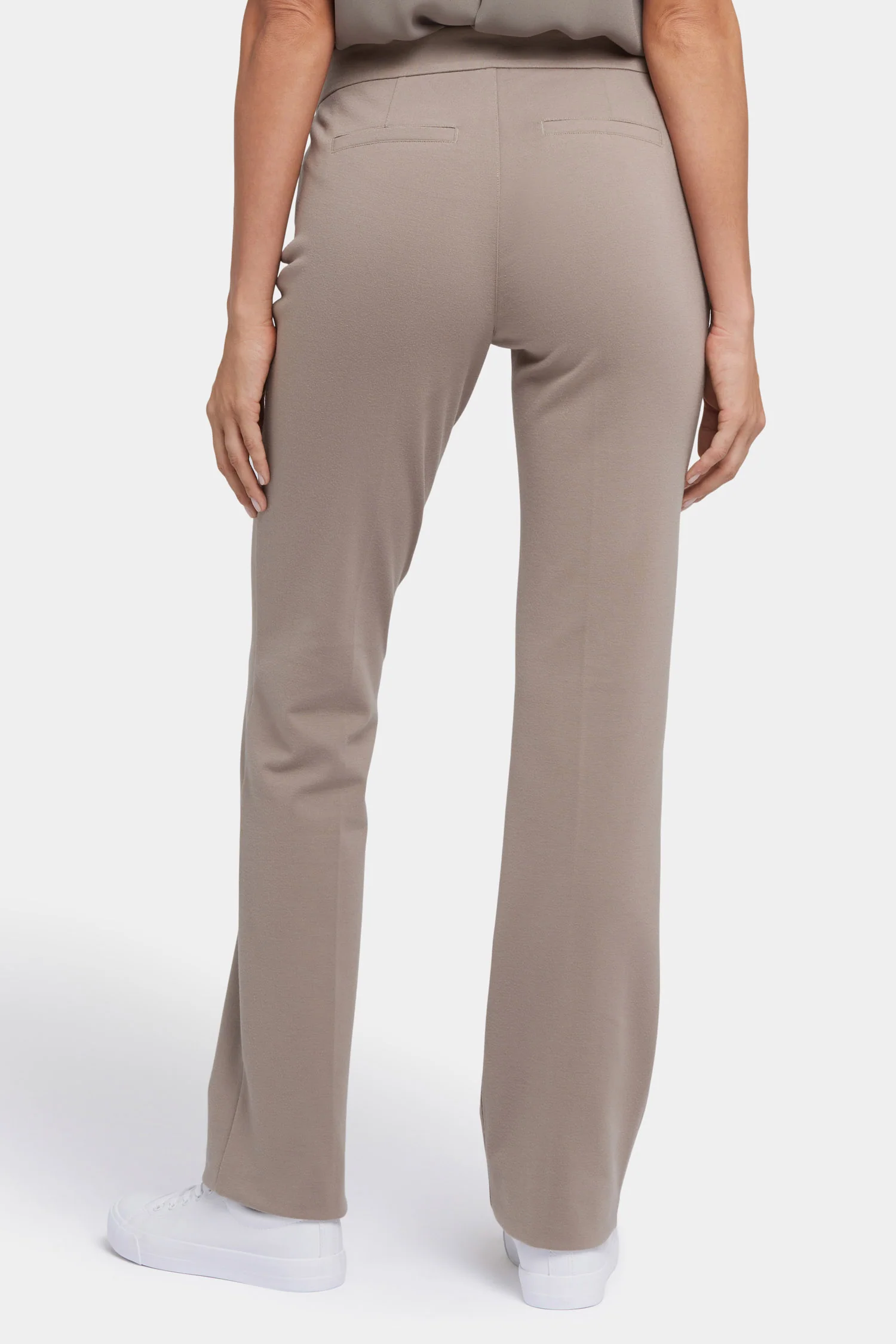 4640-slim-trouser-pants-saddlewood-1.webp