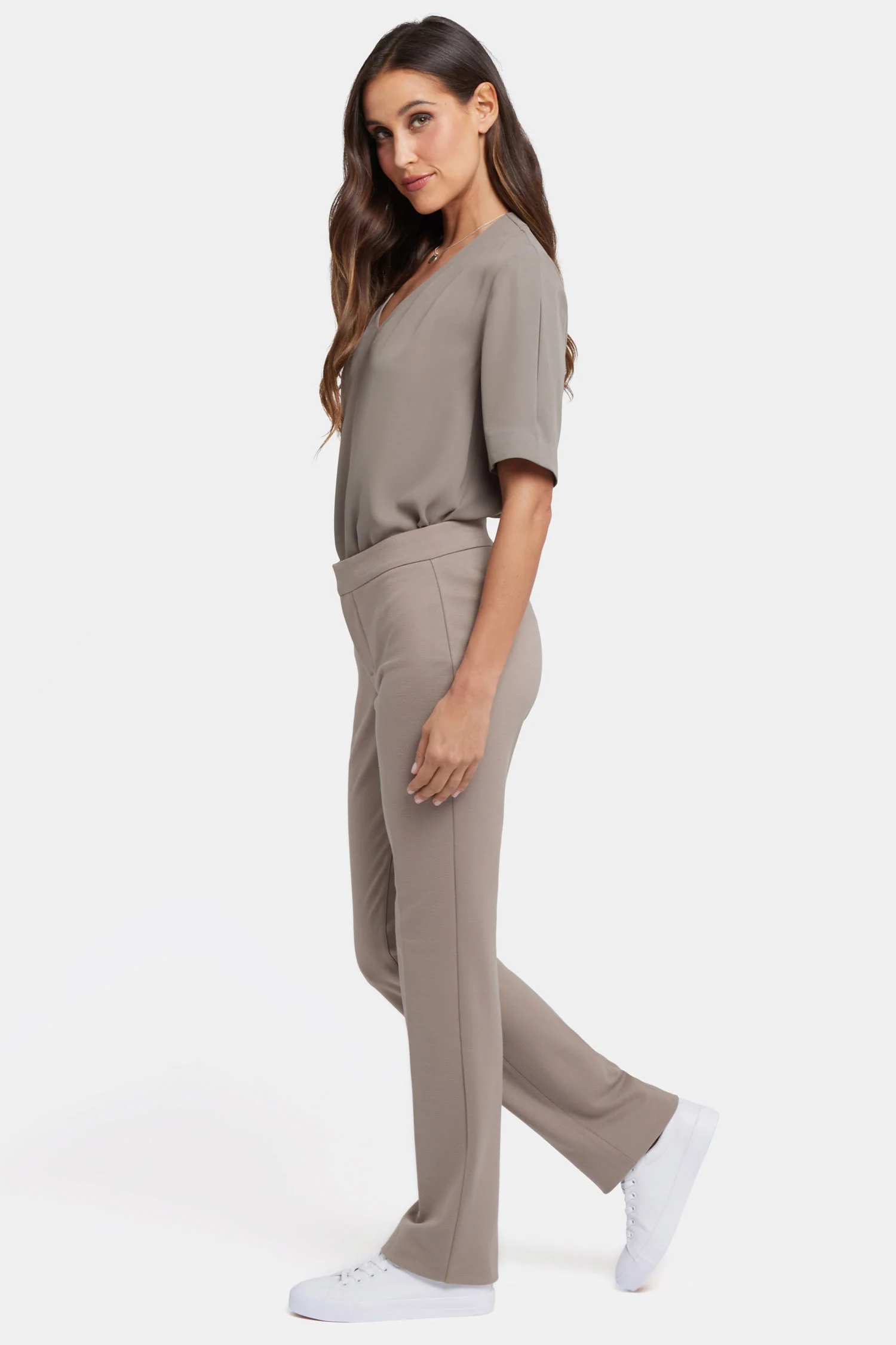 4640-slim-trouser-pants-saddlewood-1.webp