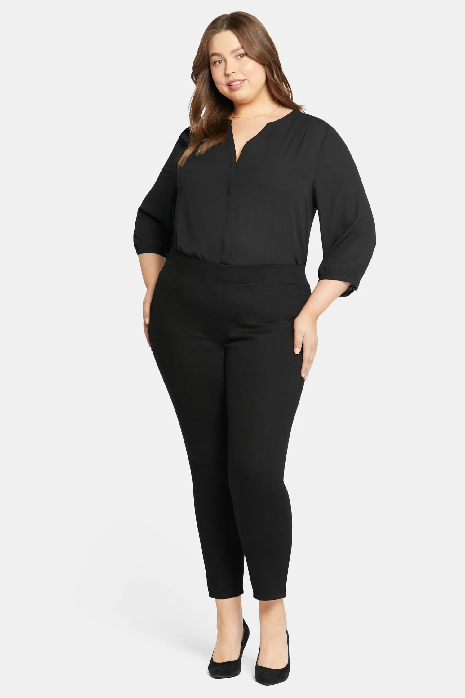475-skinny-ankle-pull-on-jeans-in-plus-size-black-1.webp