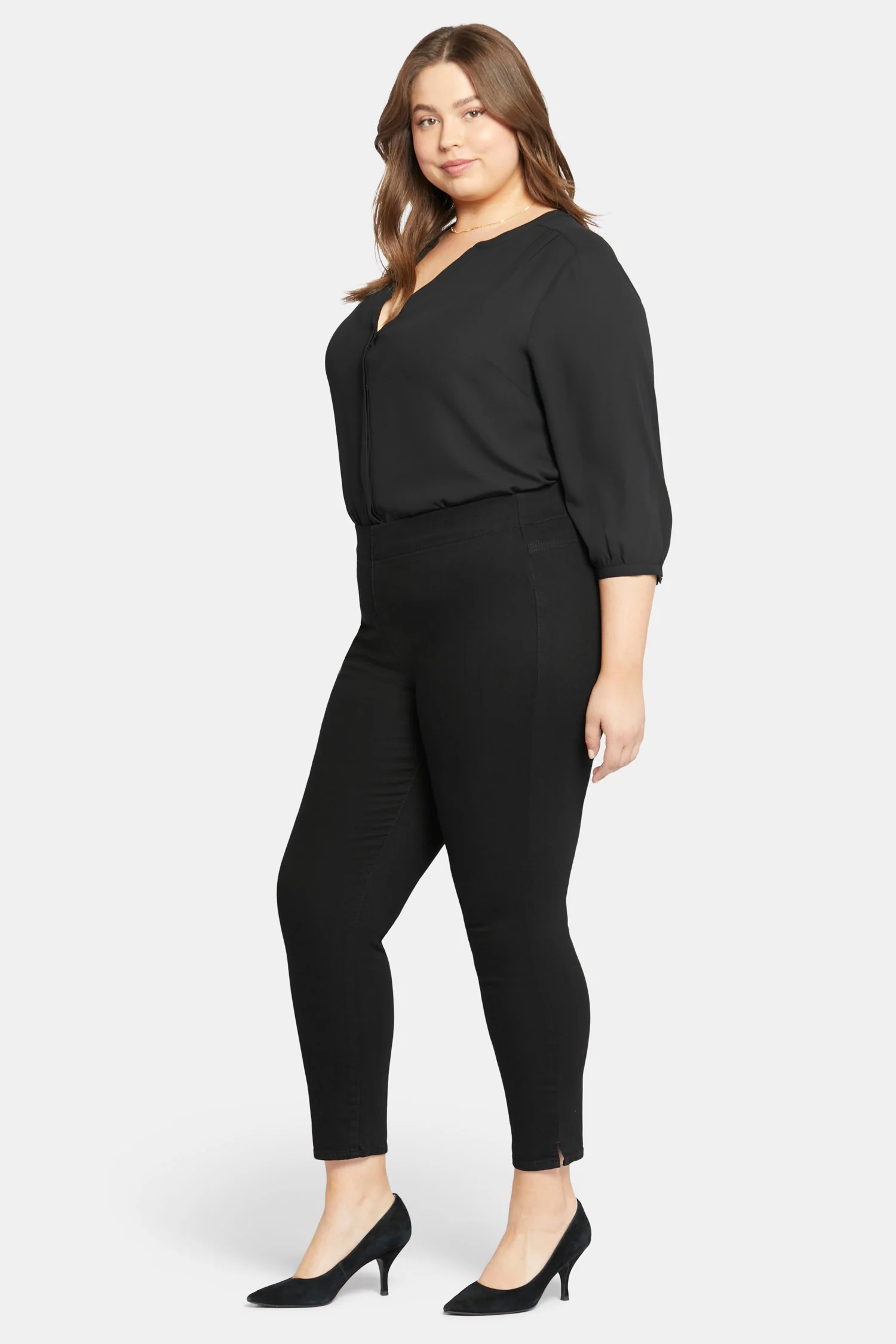 475-skinny-ankle-pull-on-jeans-in-plus-size-black-1.webp