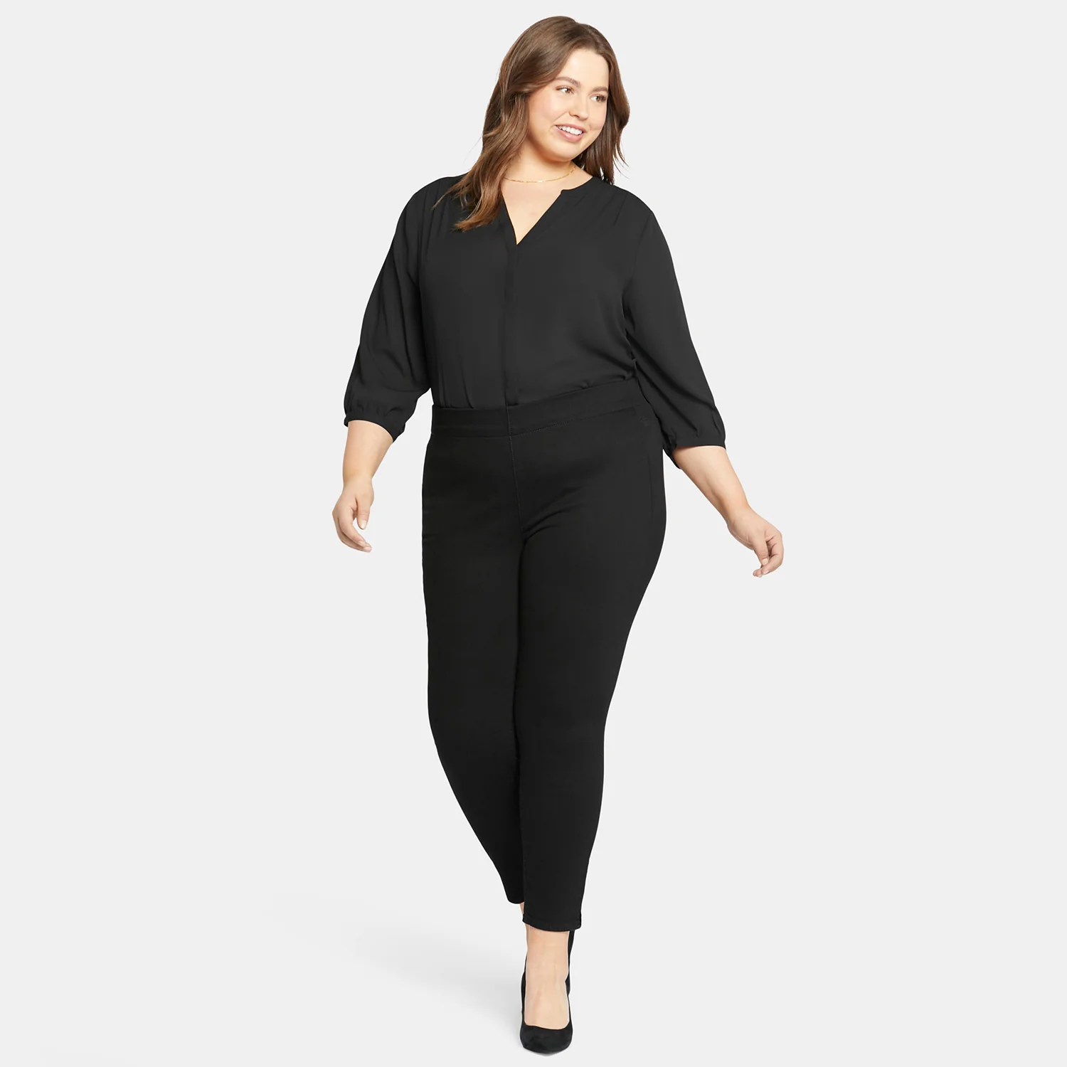 475-skinny-ankle-pull-on-jeans-in-plus-size-black-1.webp