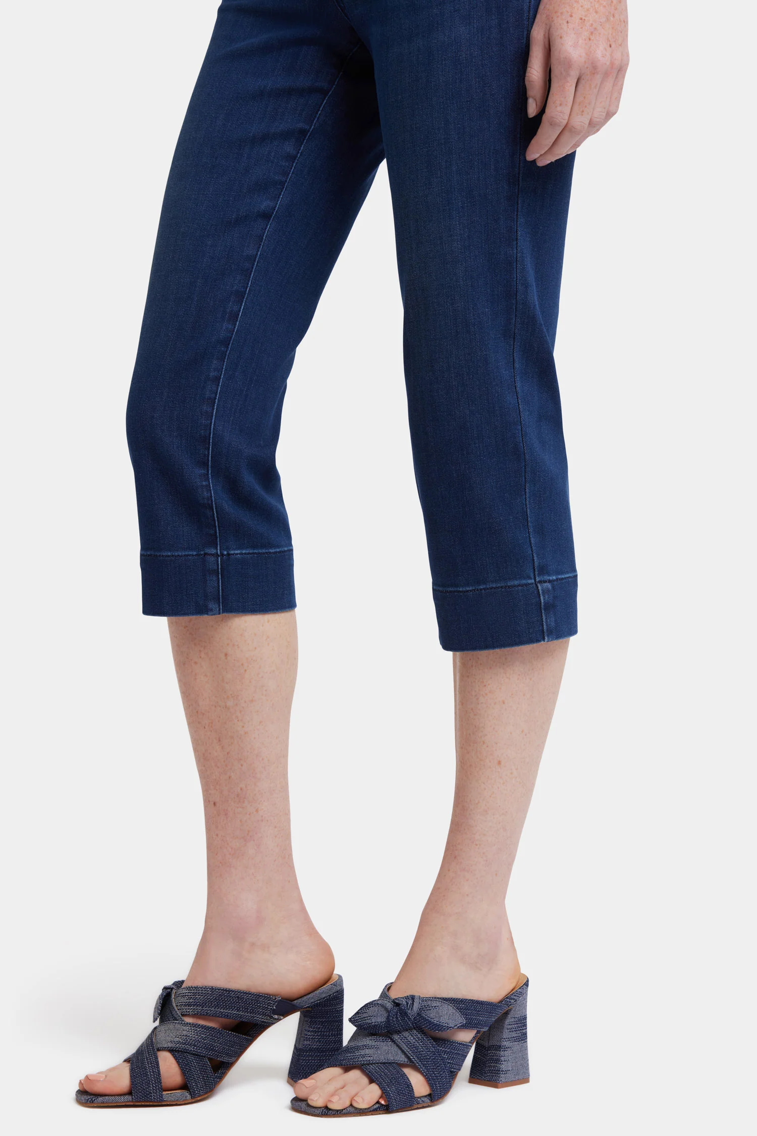 4812-marilyn-straight-crop-jeans-ibiza-blues-1.webp