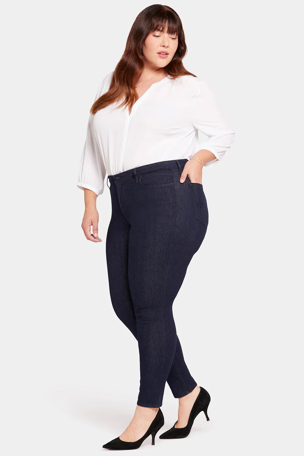 484-ami-skinny-jeans-in-plus-size-rinse-1.webp