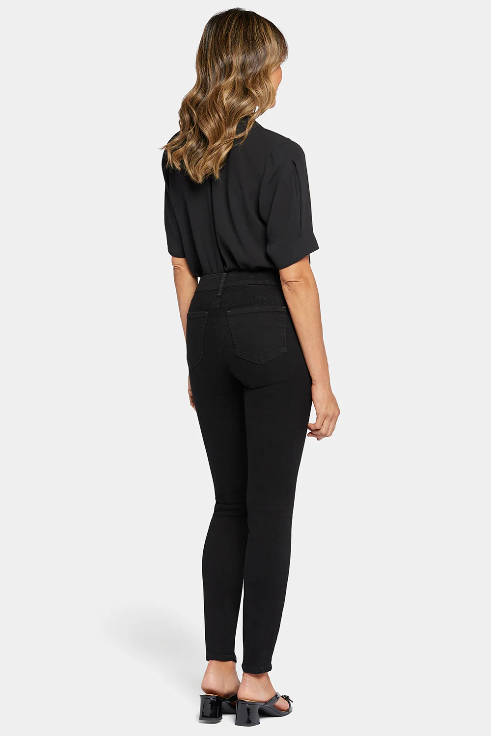 493-ami-skinny-jeans-in-tall-black-1.webp