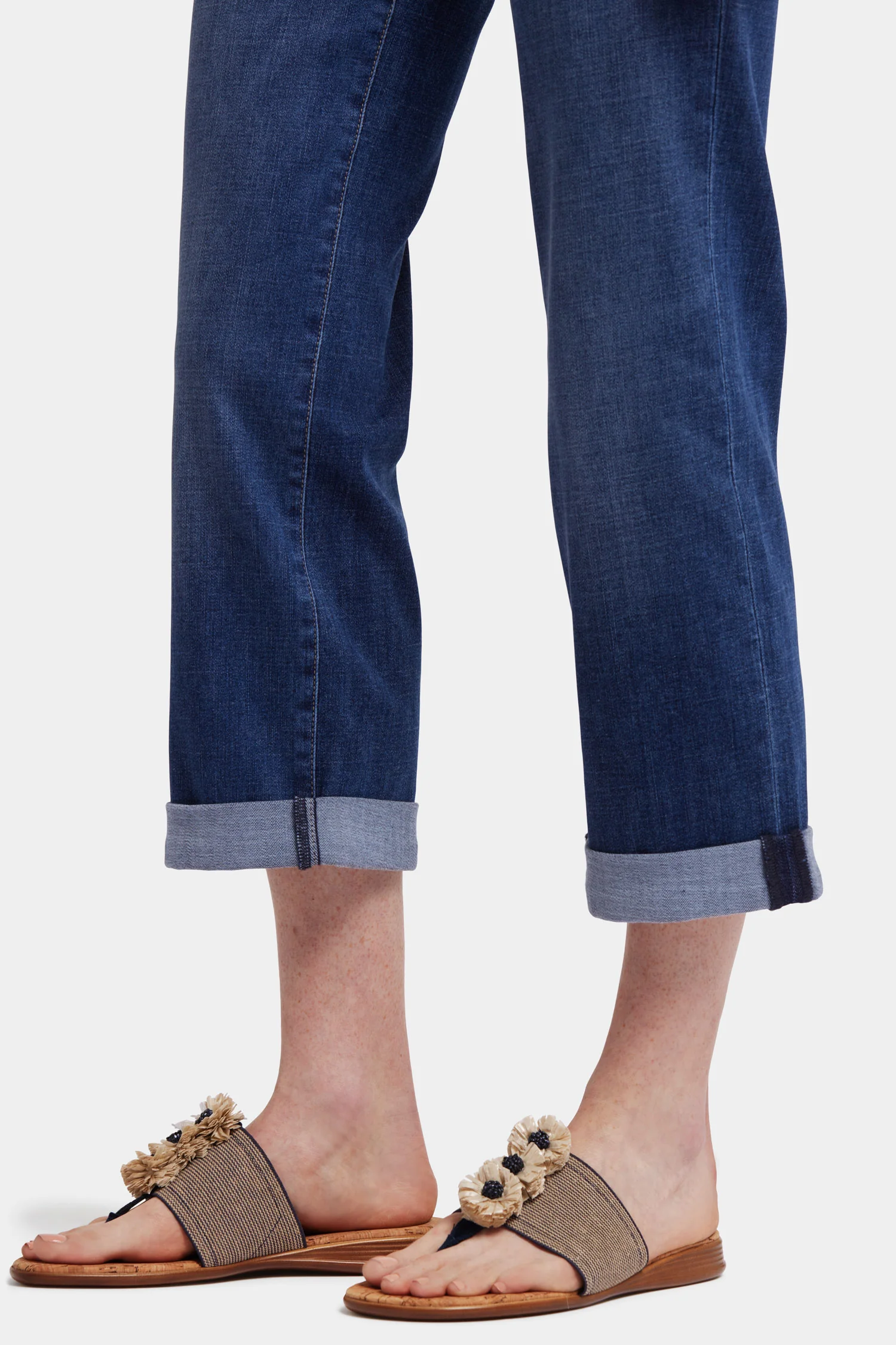 4932-bailey-relaxed-straight-crop-jeans-asturia-shore-1.webp