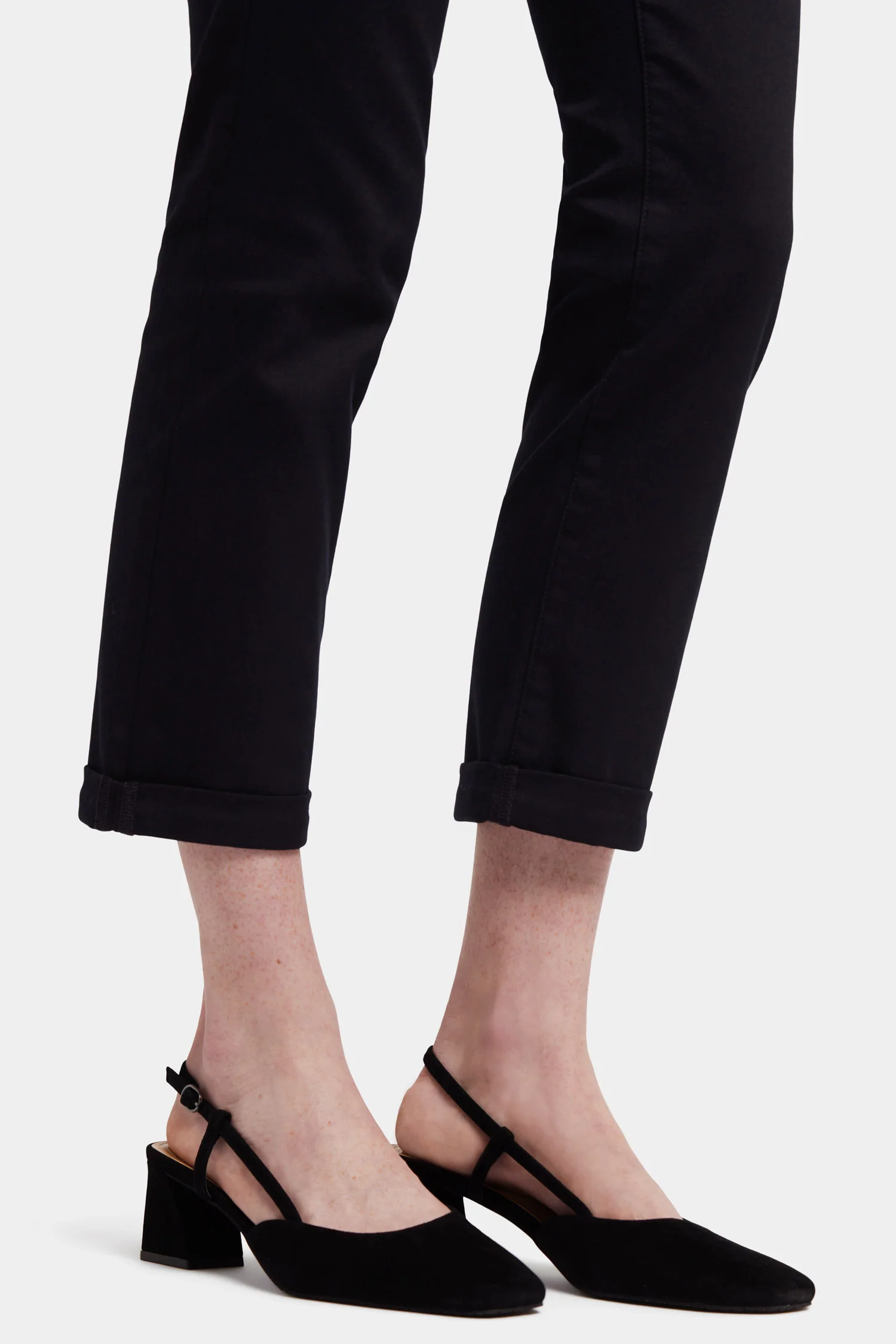 4968-sheri-slim-ankle-jeans-black-1.webp