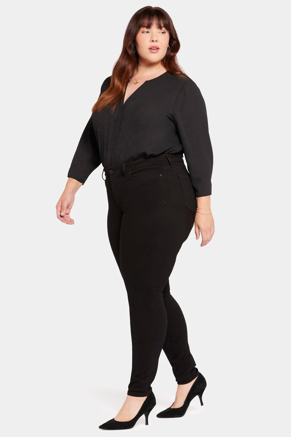 505-ami-skinny-jeans-in-plus-size-black-1.webp