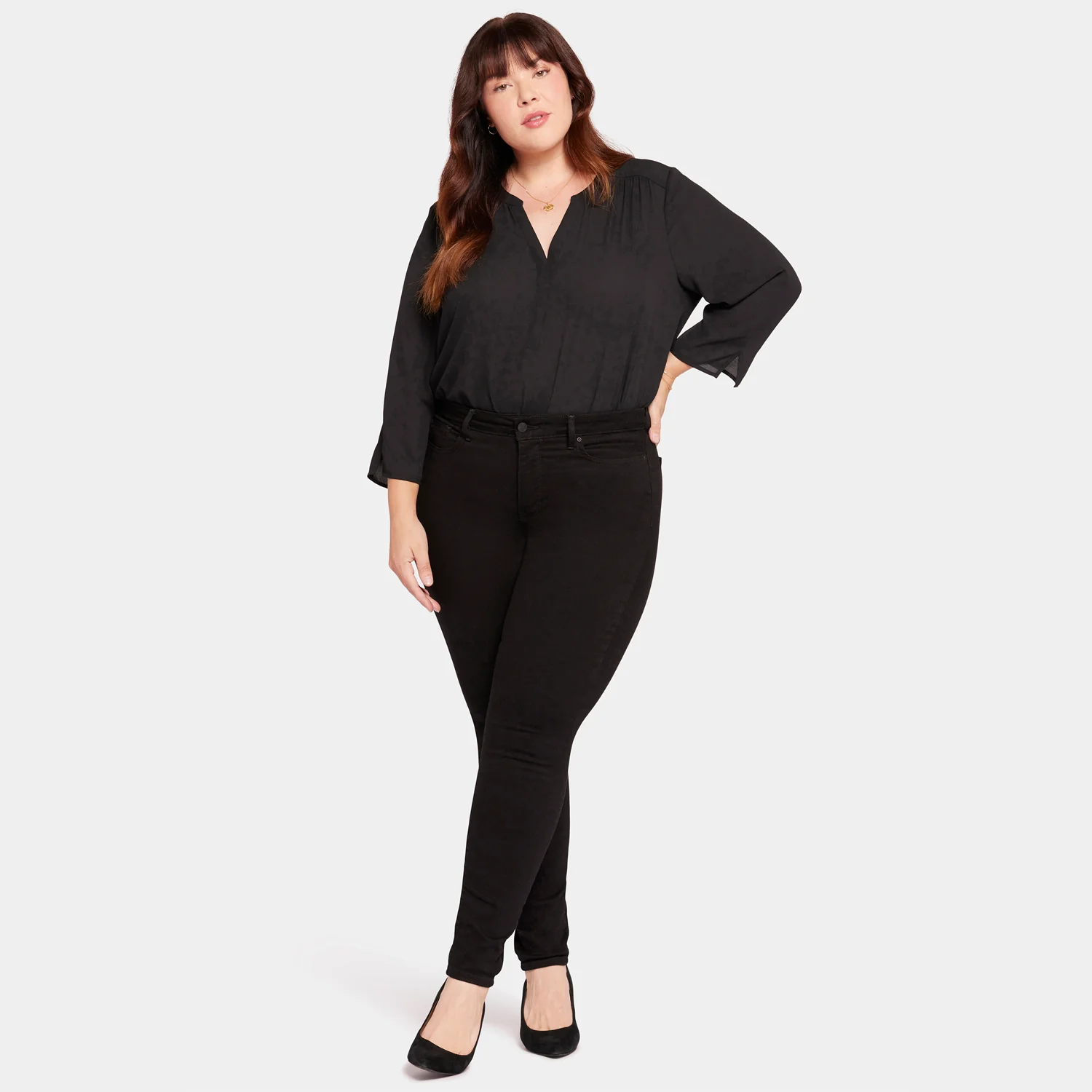 505-ami-skinny-jeans-in-plus-size-black-1.webp