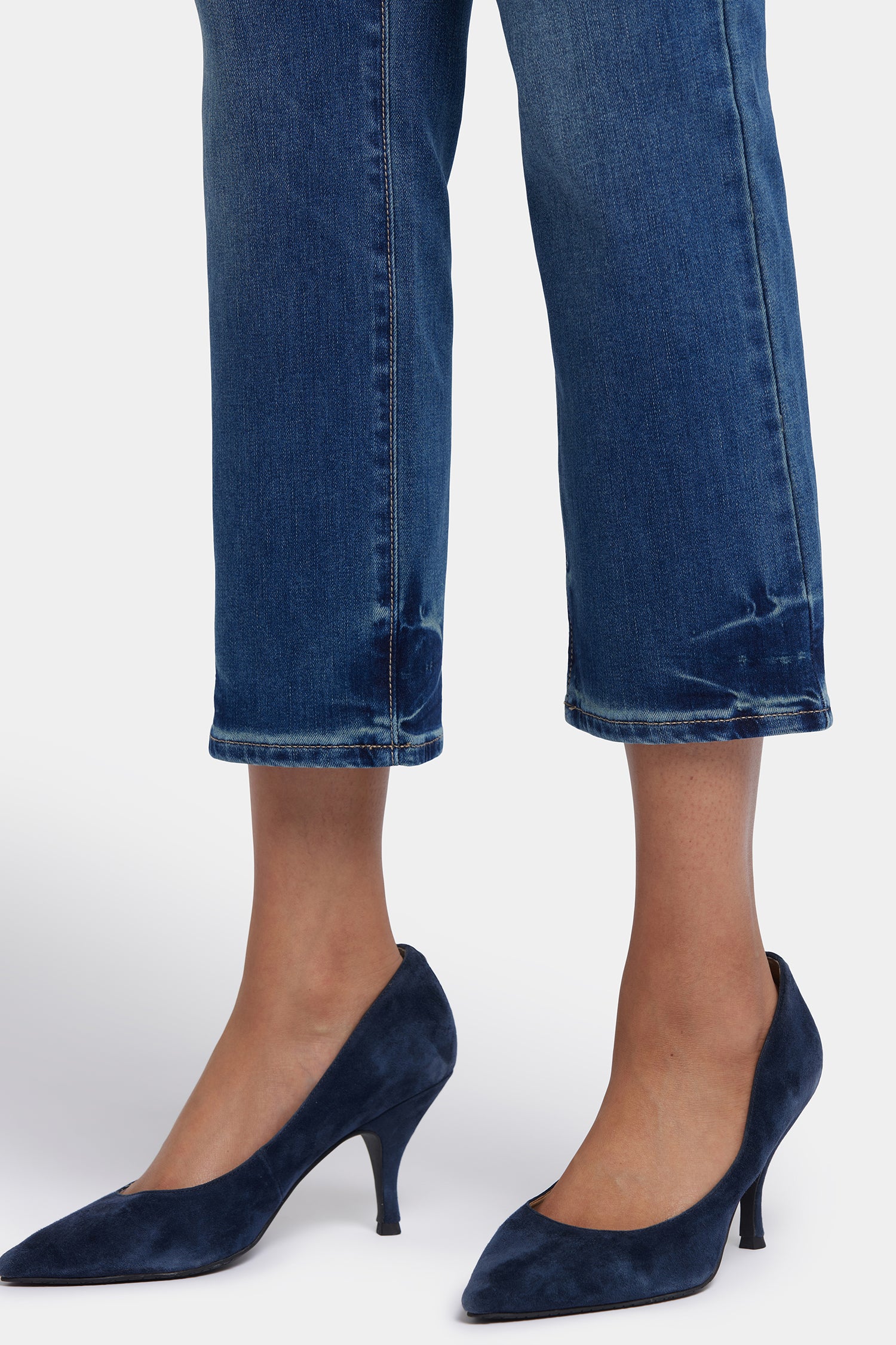 5071-marilyn-straight-ankle-jeans-dali-river-1.webp