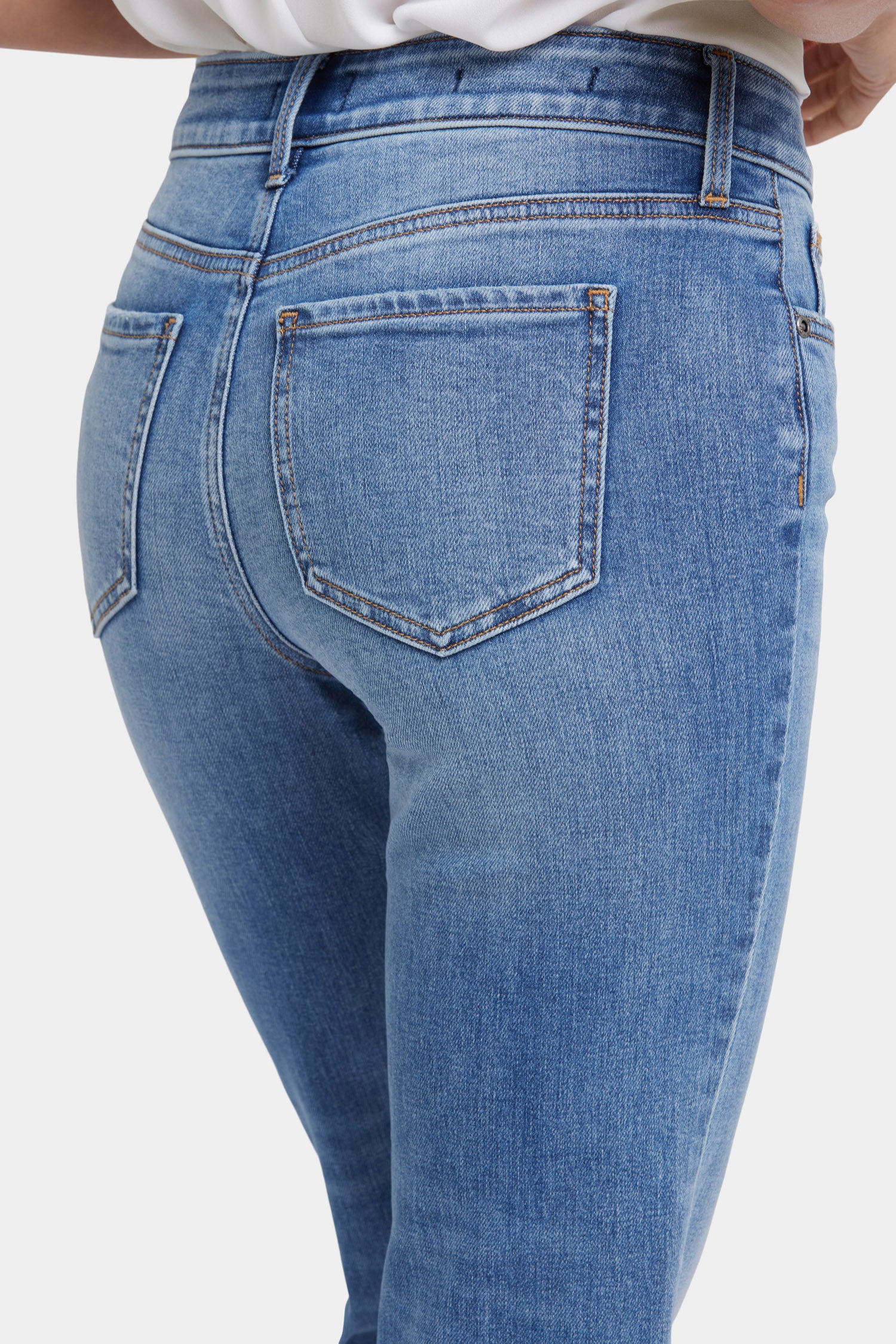 5131-marilyn-straight-ankle-jeans-barcelona-breeze-1.webp