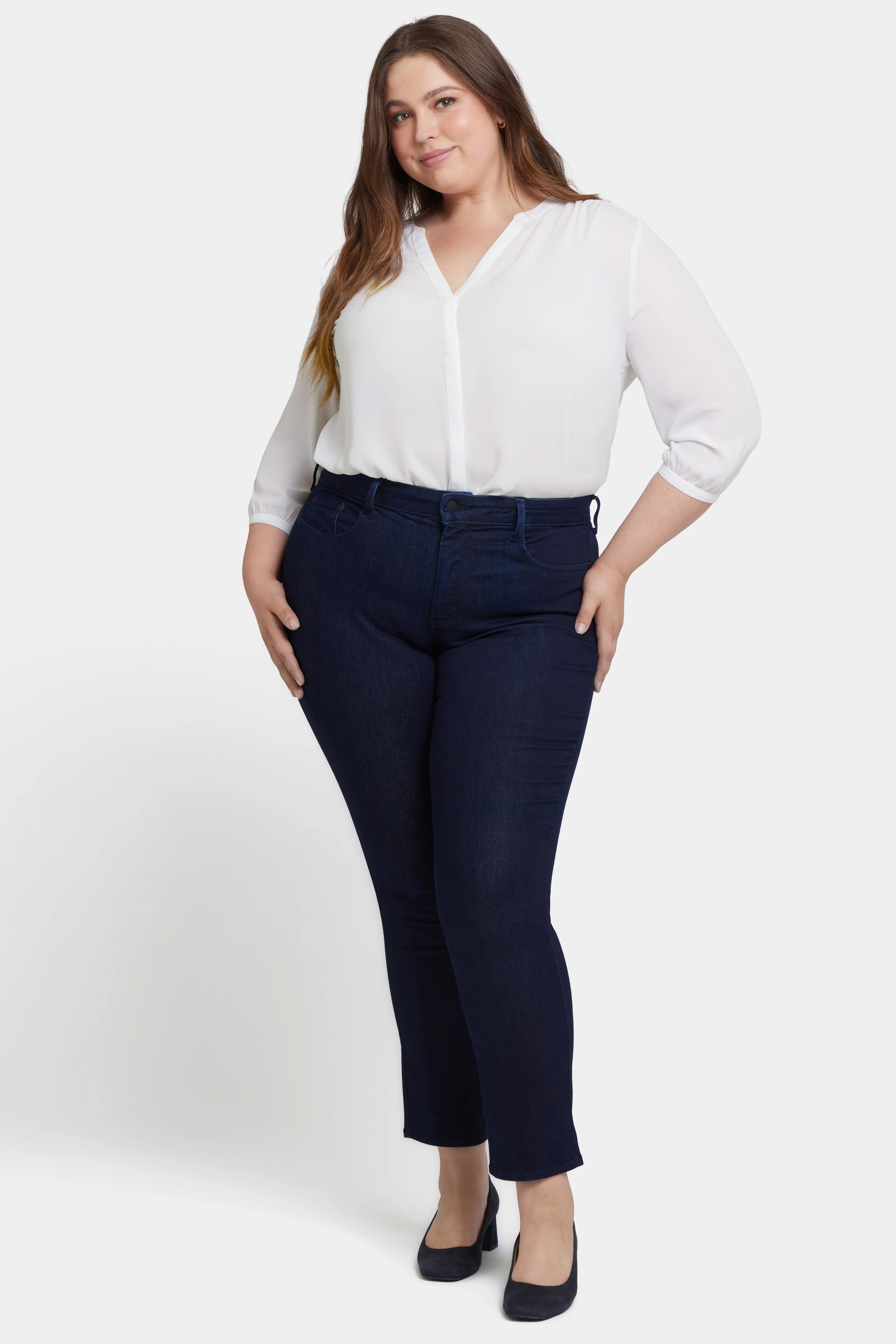 523-sheri-slim-jeans-in-plus-size-rinse-1.webp