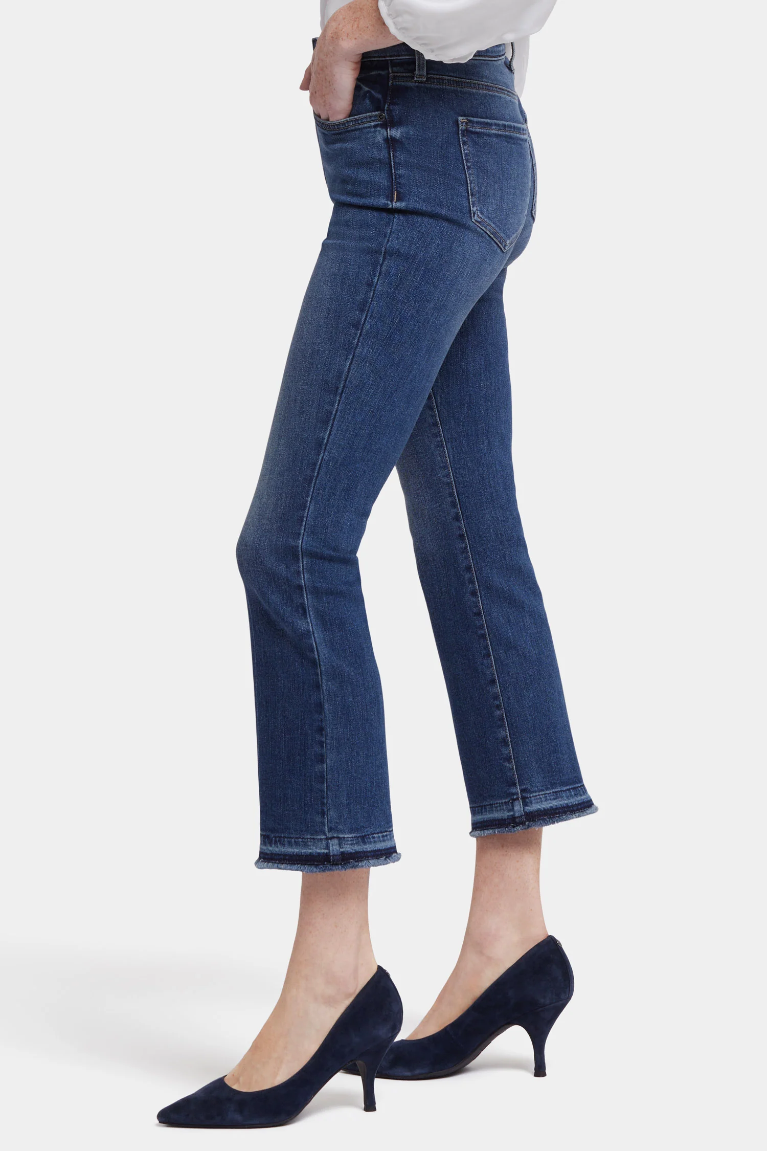 5335-billie-mini-bootcut-ankle-jeans-rioja-springs-1.webp
