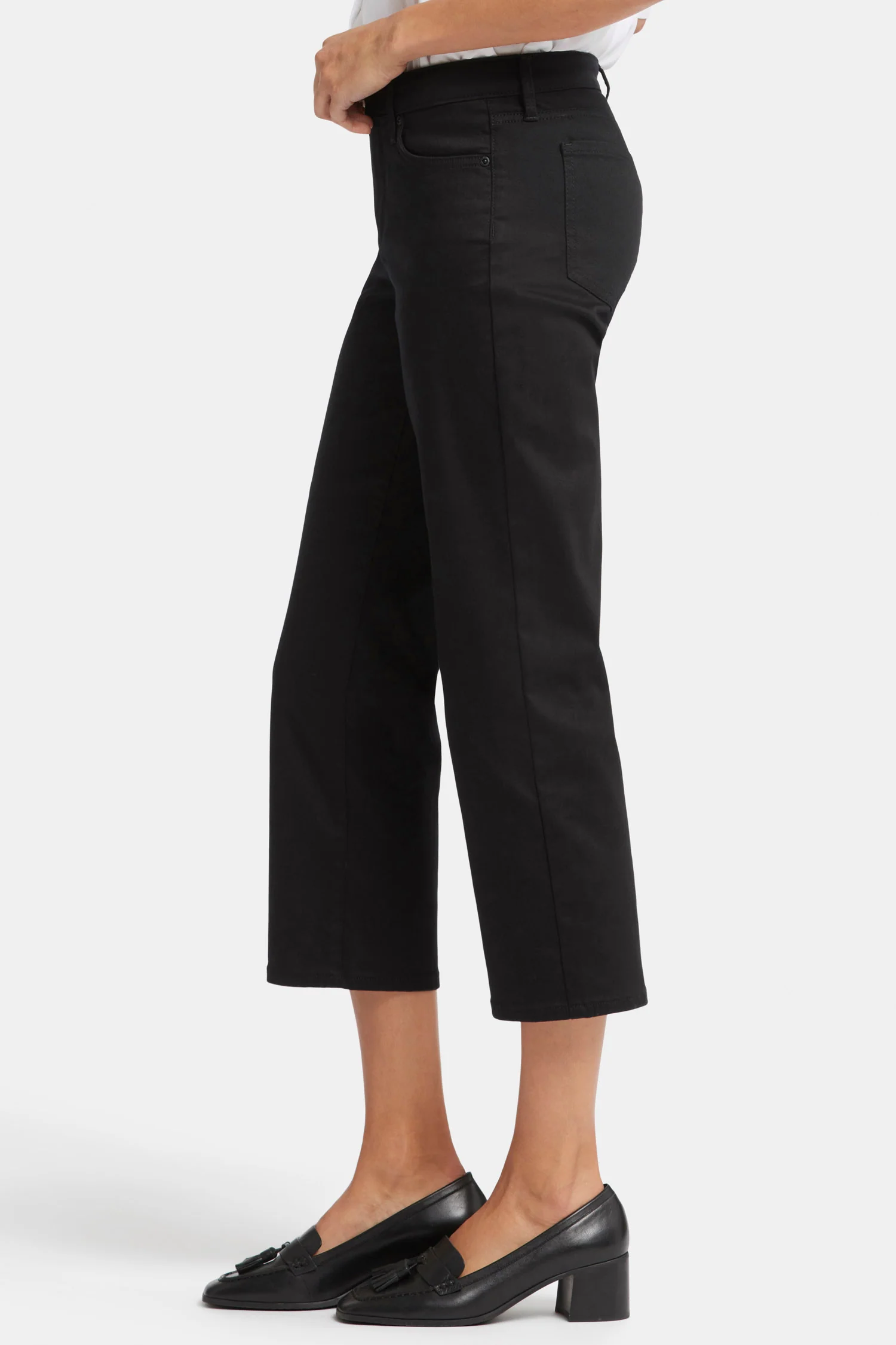 5517-relaxed-piper-crop-jeans-black-1.webp