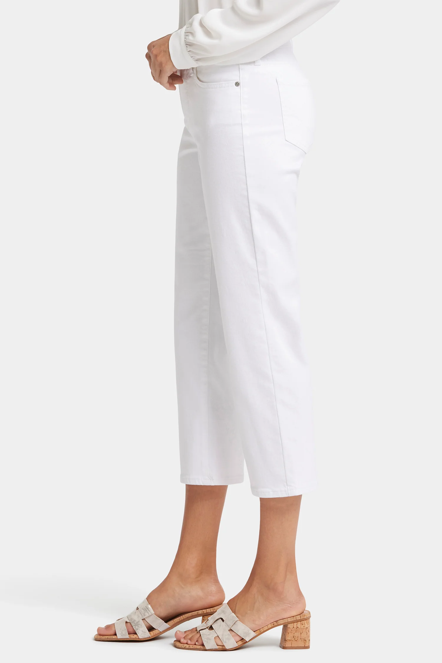 5631-relaxed-piper-crop-jeans-optic-white-1.webp