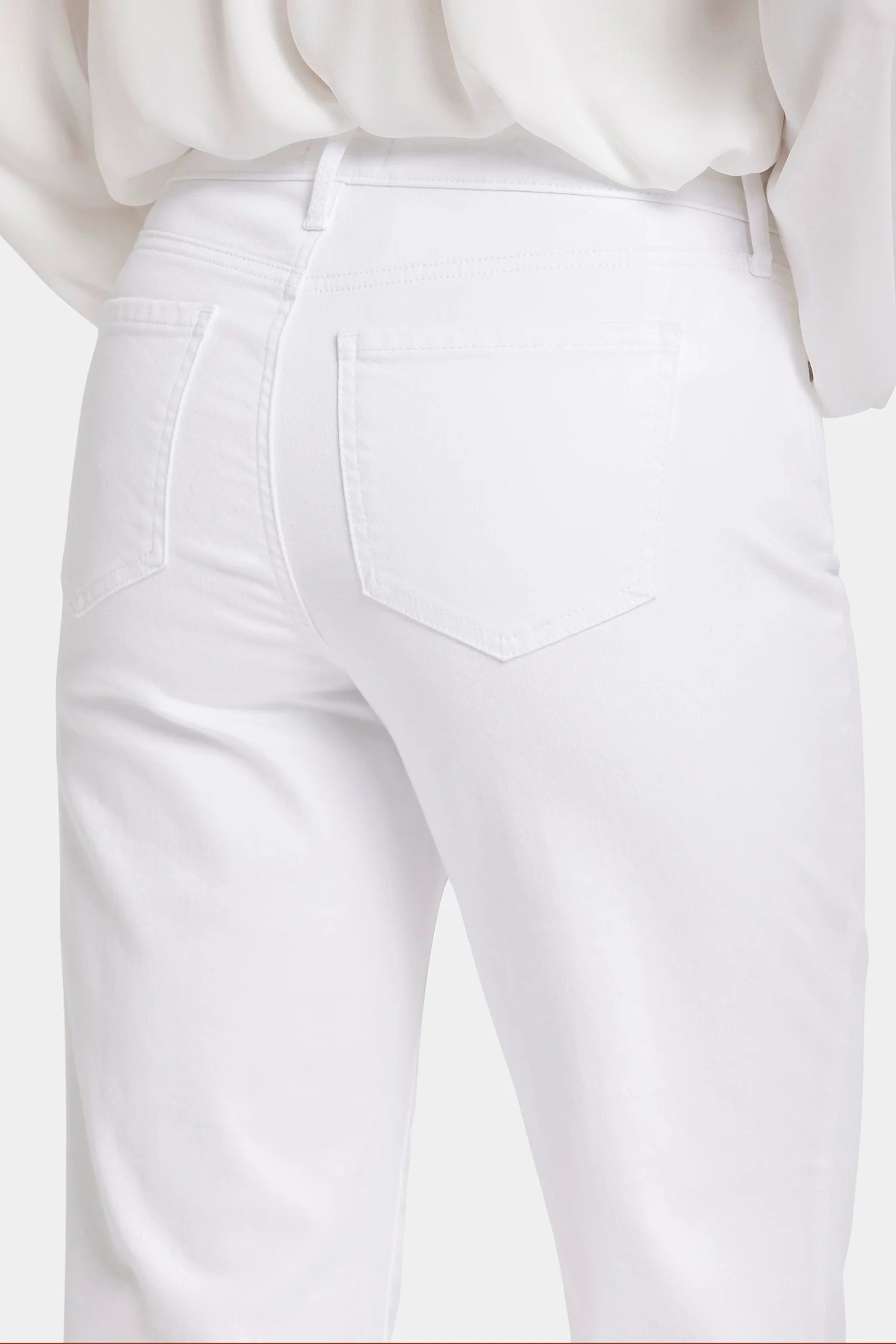 5631-relaxed-piper-crop-jeans-optic-white-1.webp