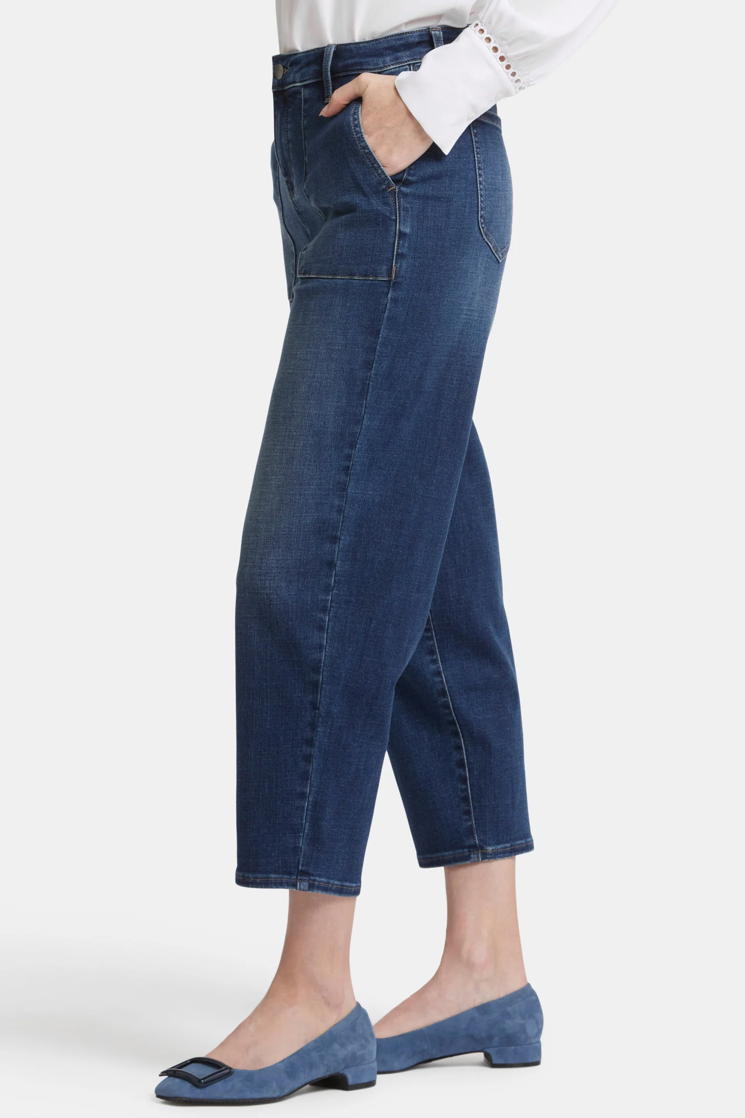 5655-relaxed-utility-ankle-jeans-wellspring-1.webp