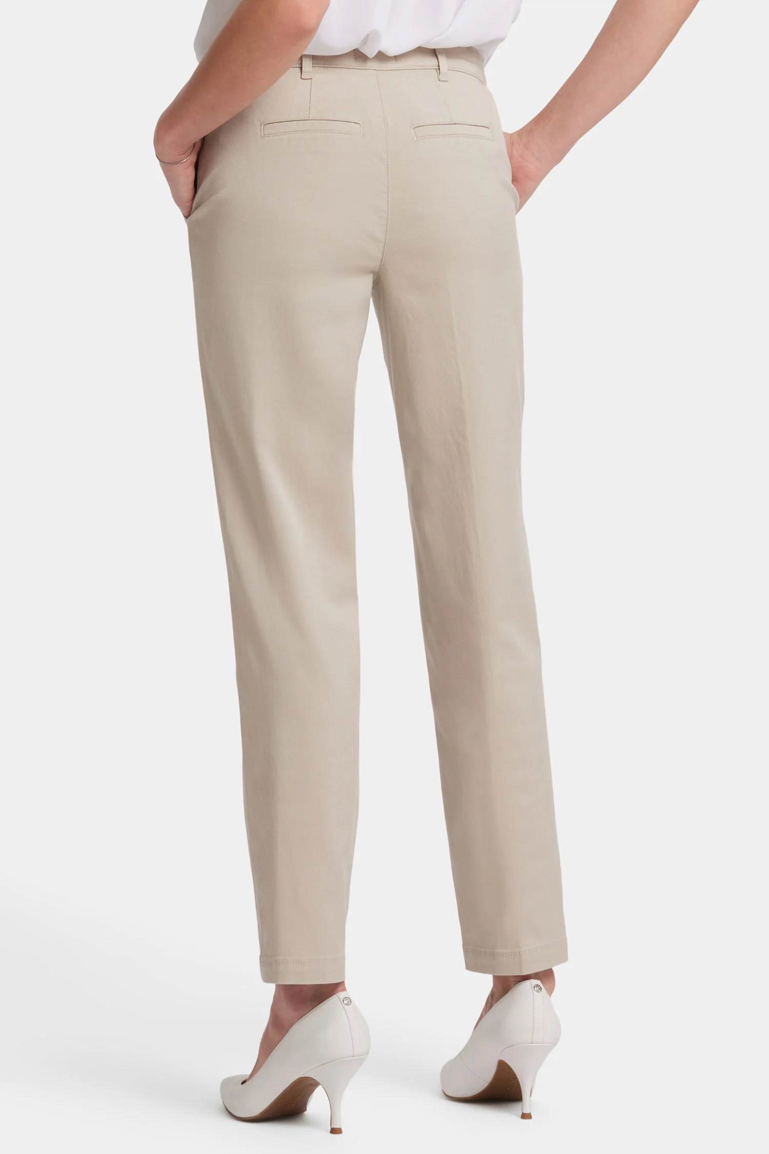 6469-sadie-slim-pants-feather-1.webp
