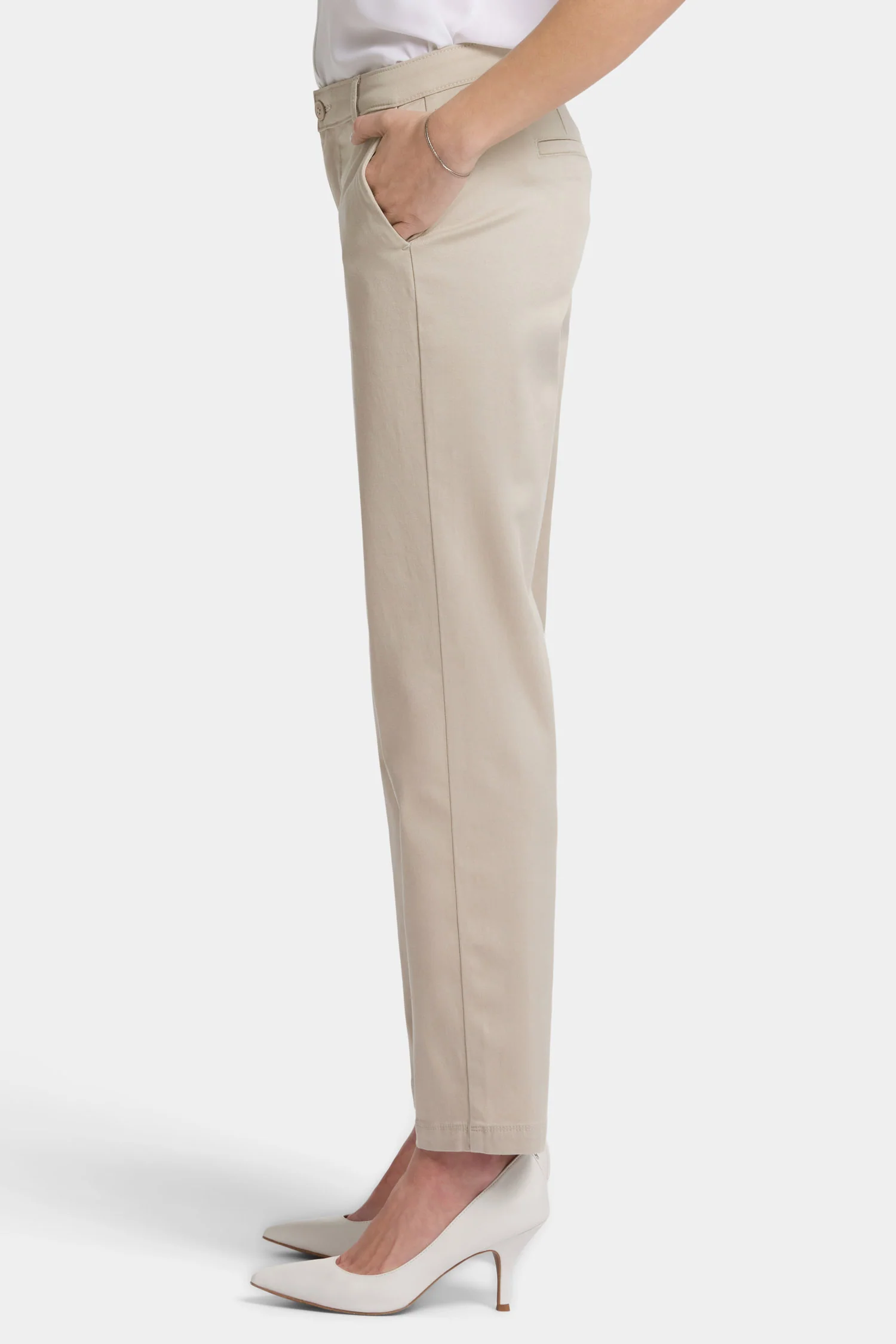 6469-sadie-slim-pants-feather-1.webp