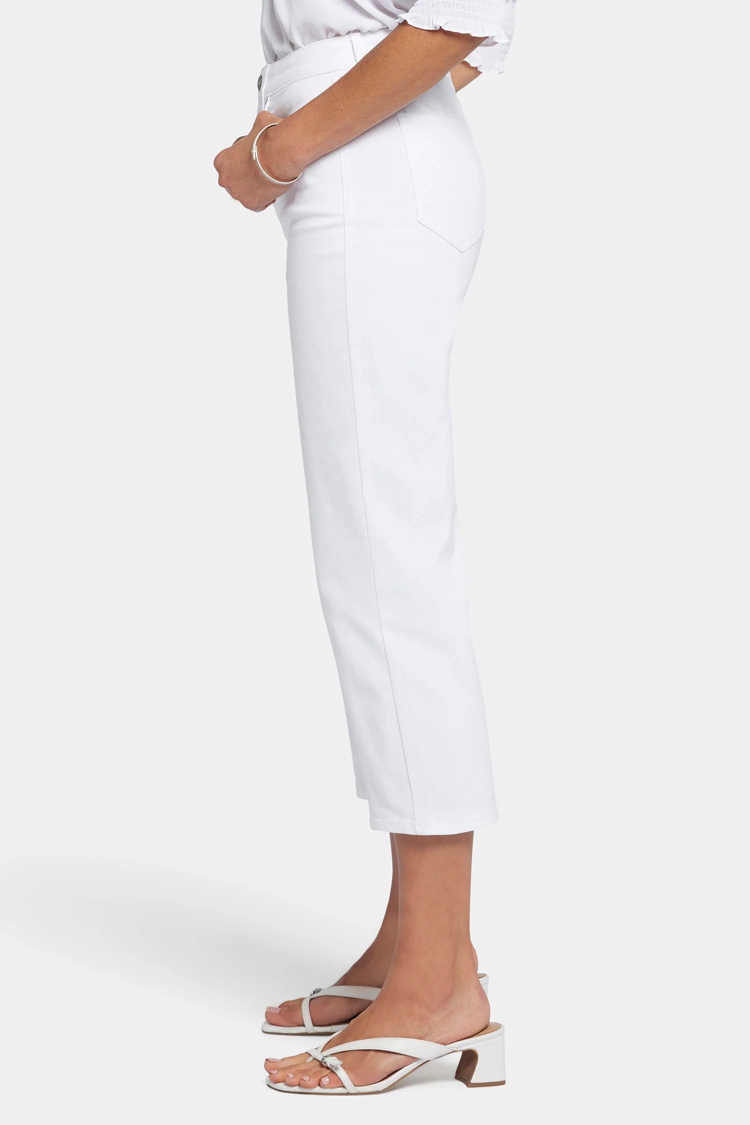 6608-joni-relaxed-capri-jeans-optic-white-1.webp