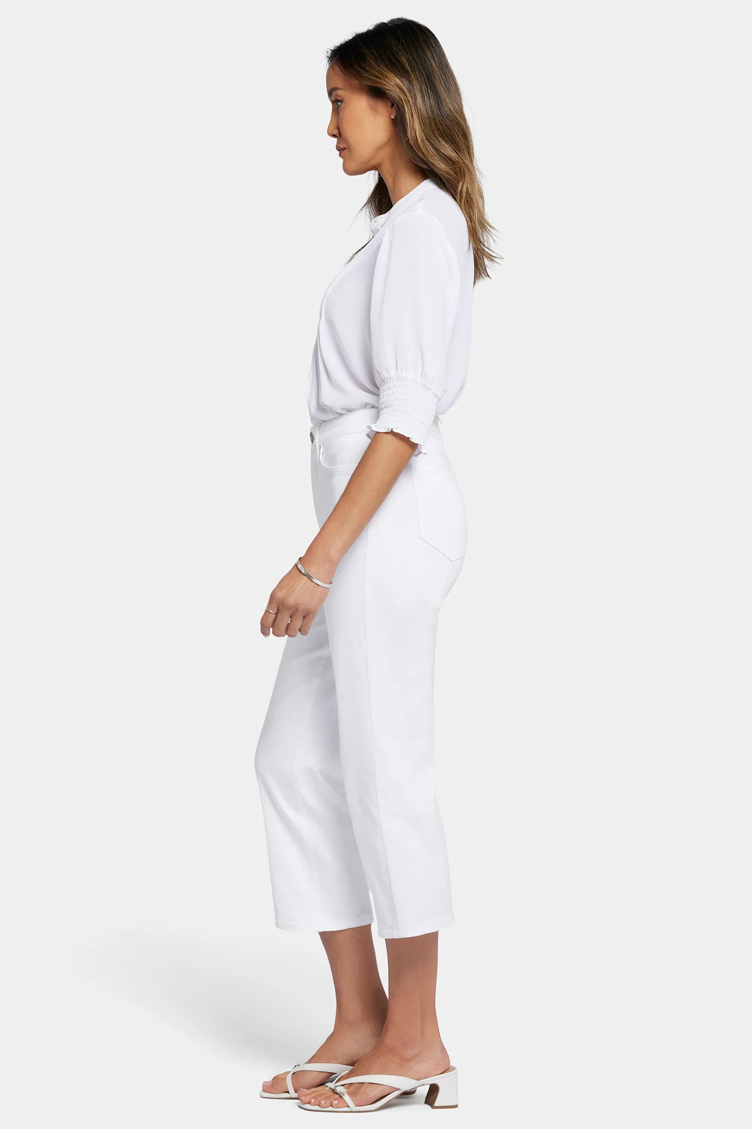 6608-joni-relaxed-capri-jeans-optic-white-1.webp