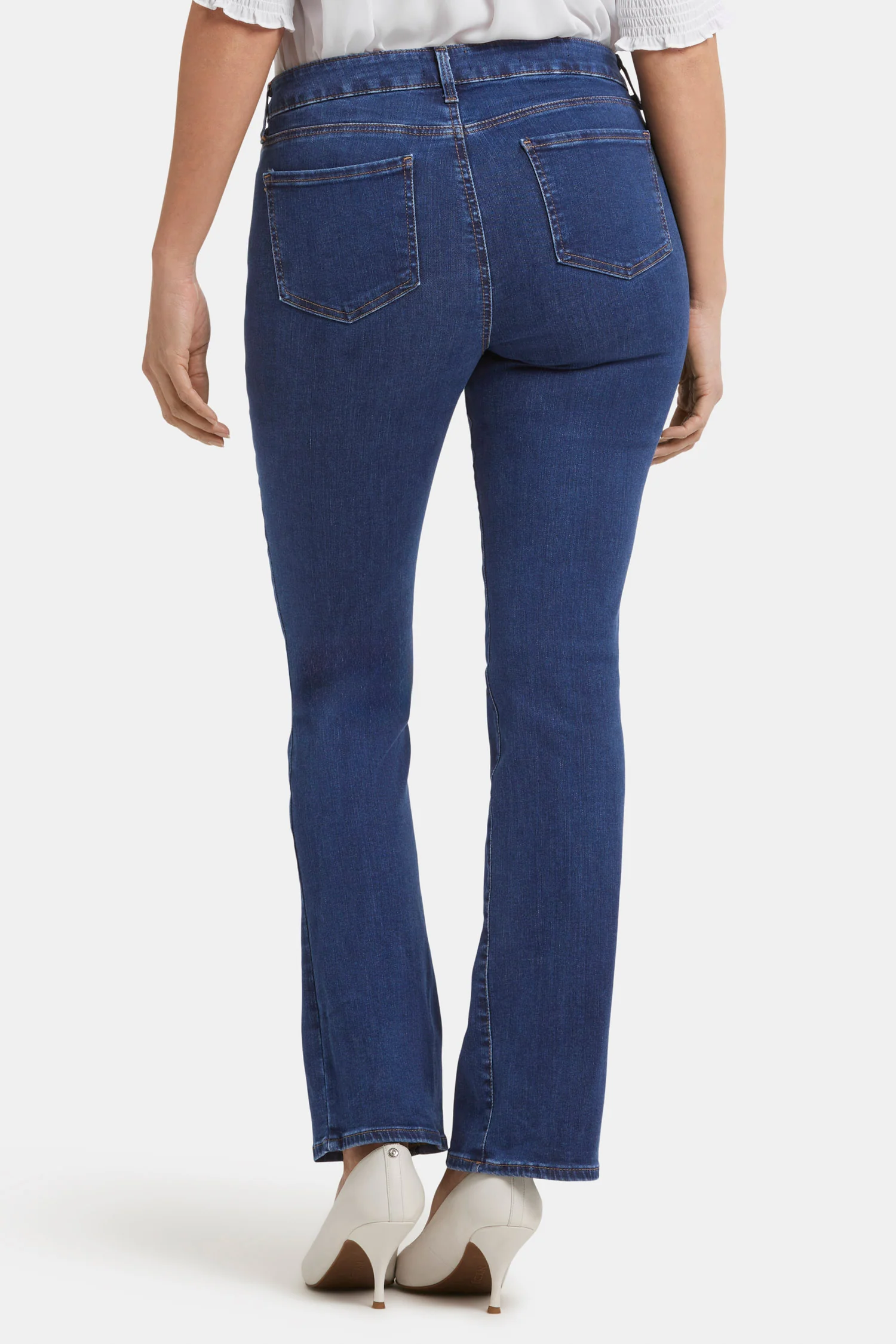 700-barbara-bootcut-jeans-quinn-1.webp