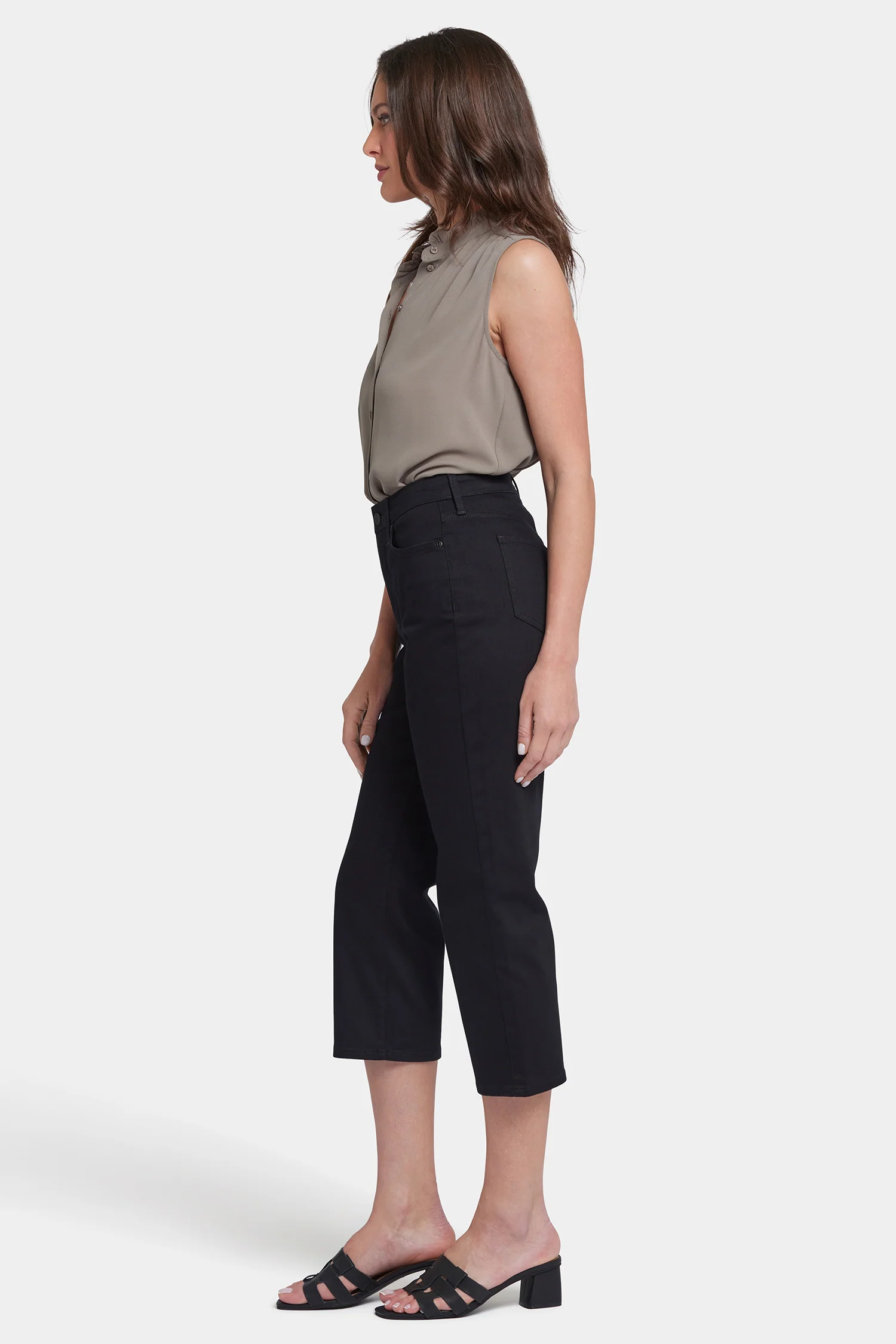 7036-joni-relaxed-capri-jeans-black-1.webp
