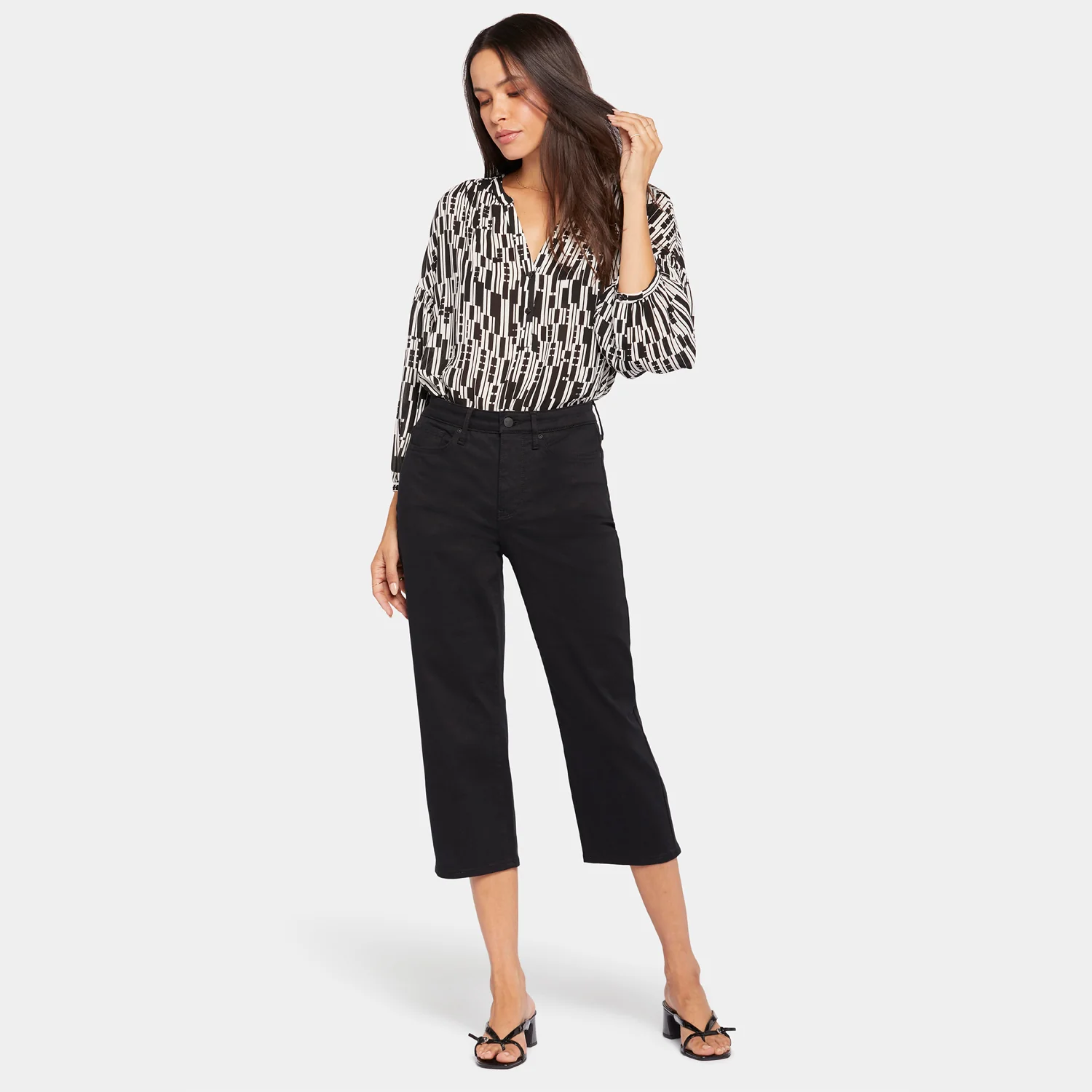 7036-joni-relaxed-capri-jeans-black-1.webp