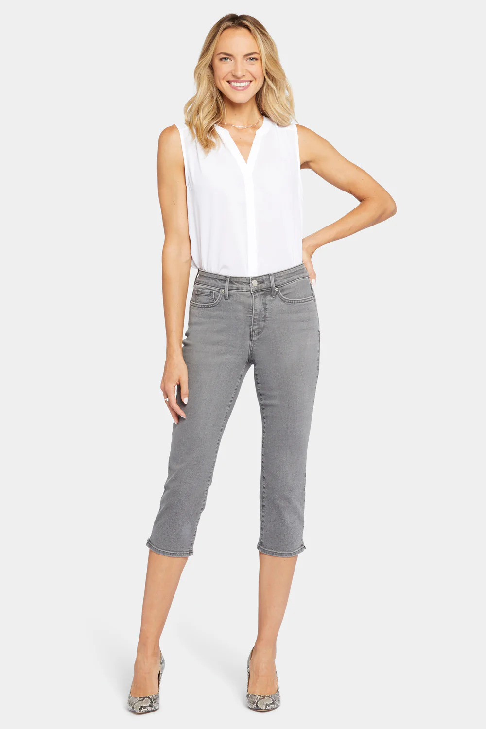 7072-slim-straight-crop-jeans-palmas-1.webp