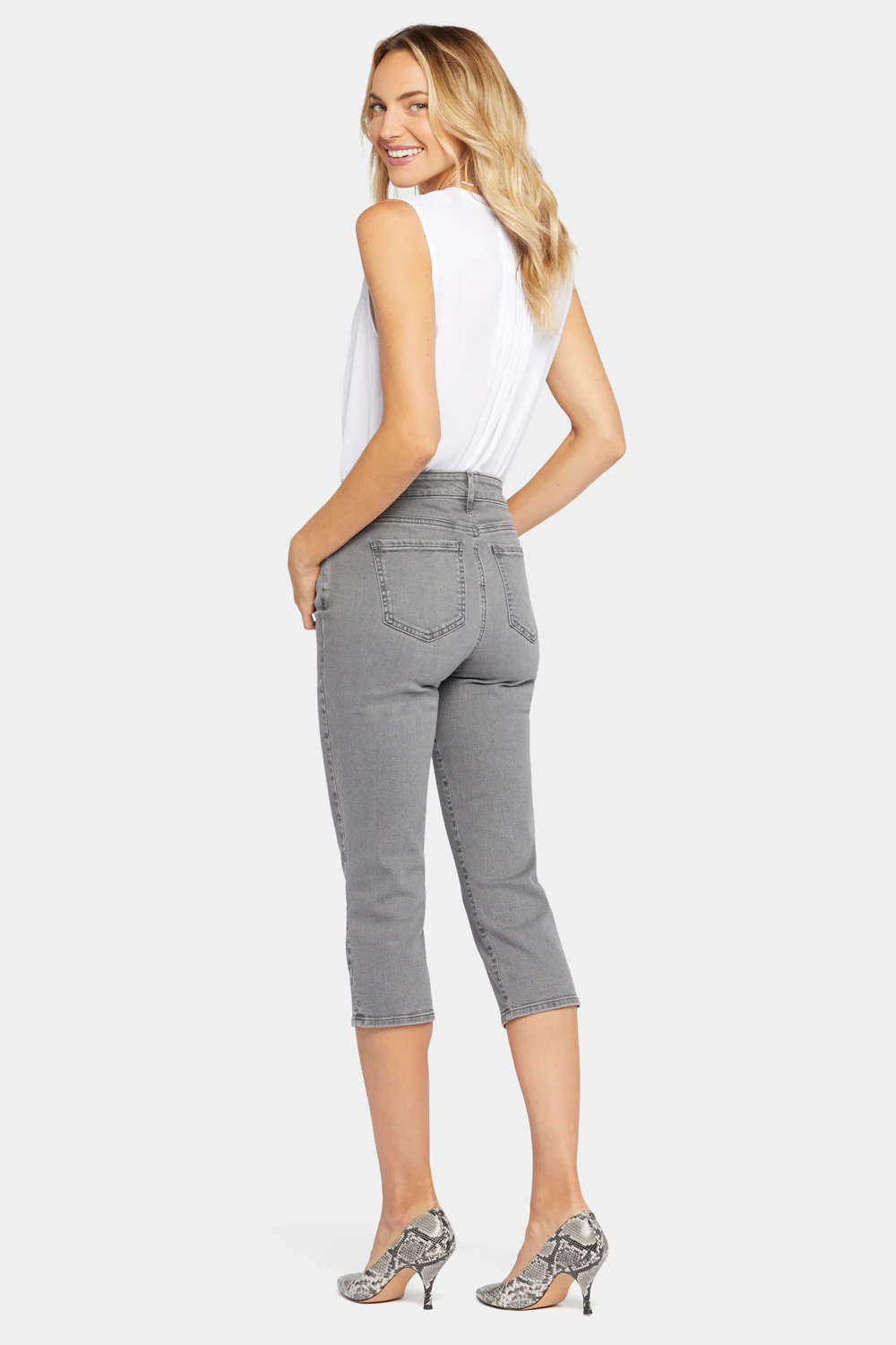 7072-slim-straight-crop-jeans-palmas-1.webp