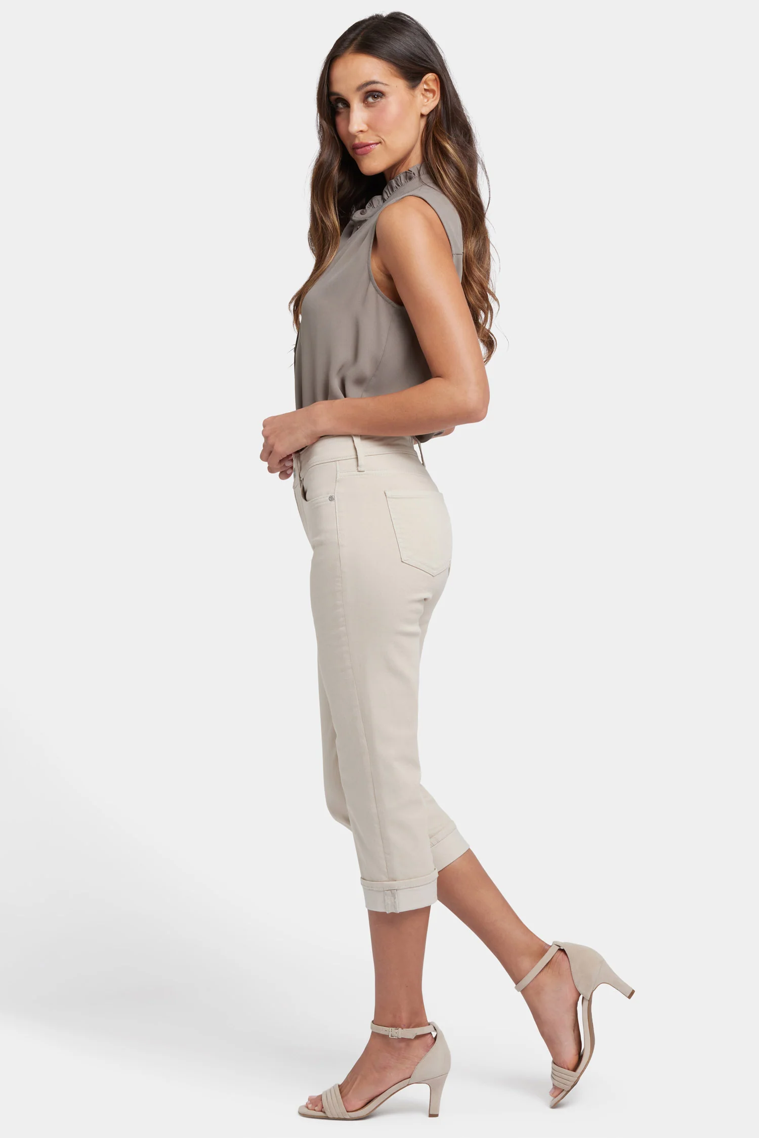 7108-marilyn-straight-crop-jeans-feather-1.webp