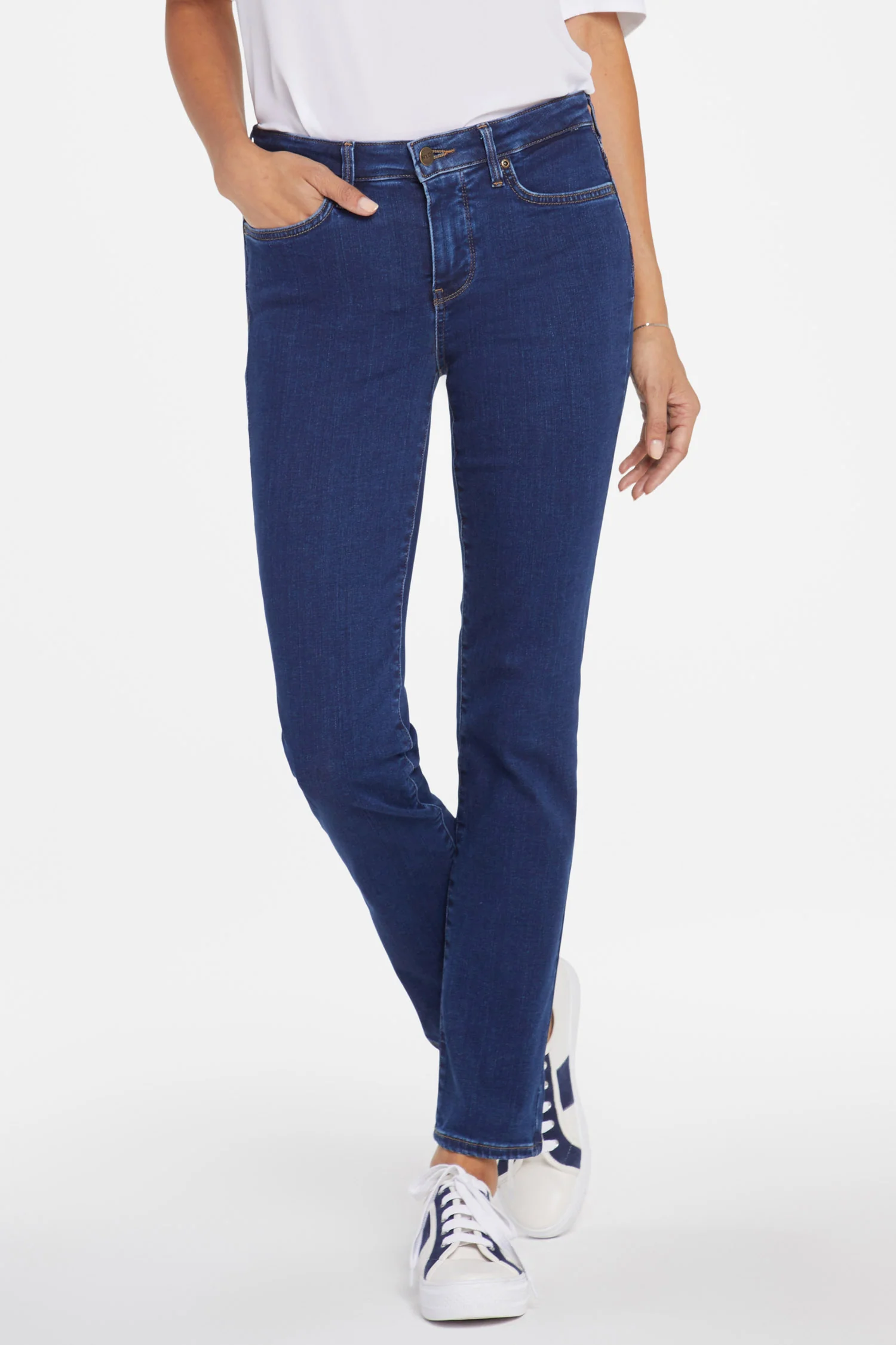 724-sheri-slim-jeans-in-petite-quinn-1.webp
