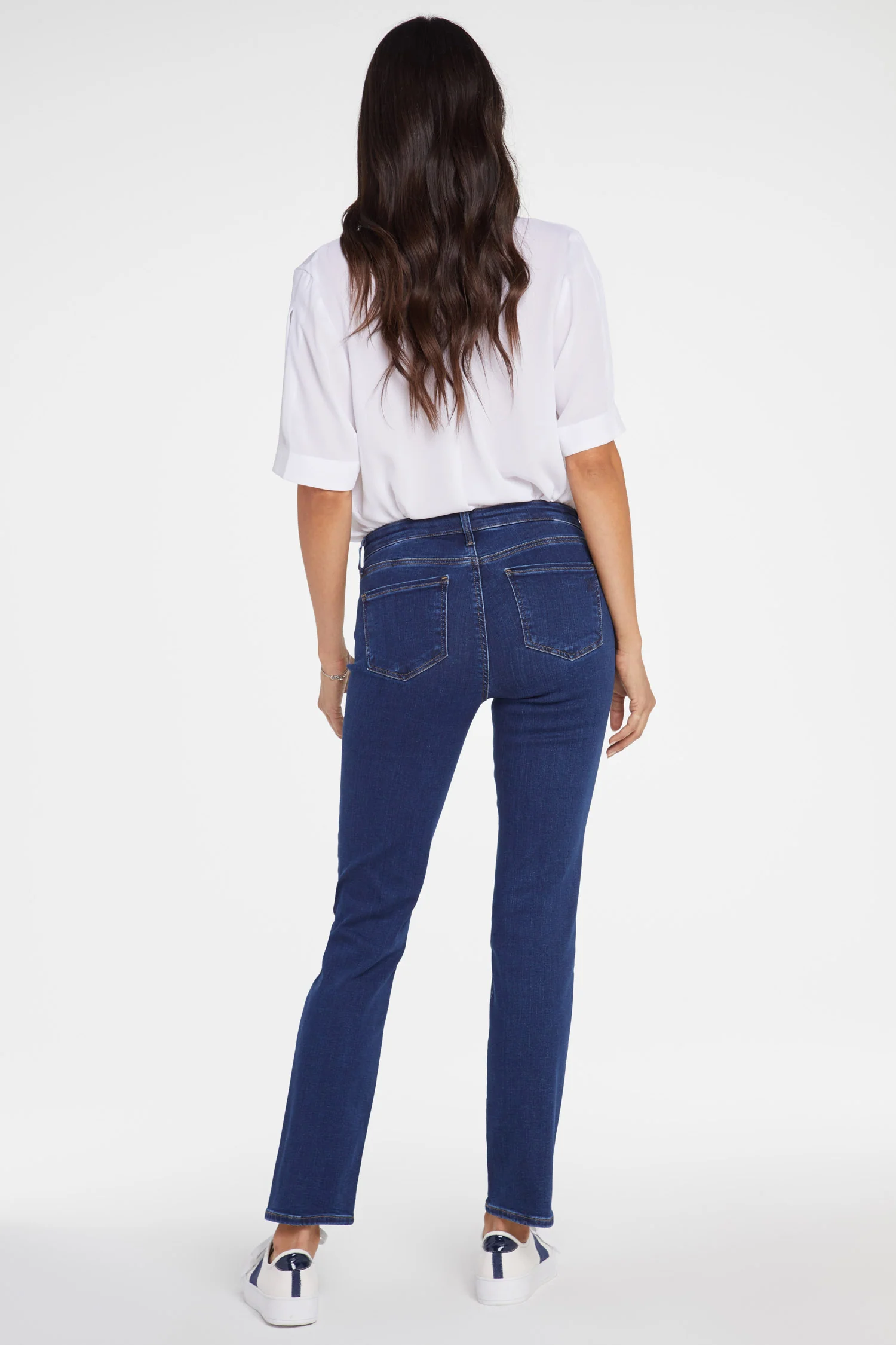 724-sheri-slim-jeans-in-petite-quinn-1.webp
