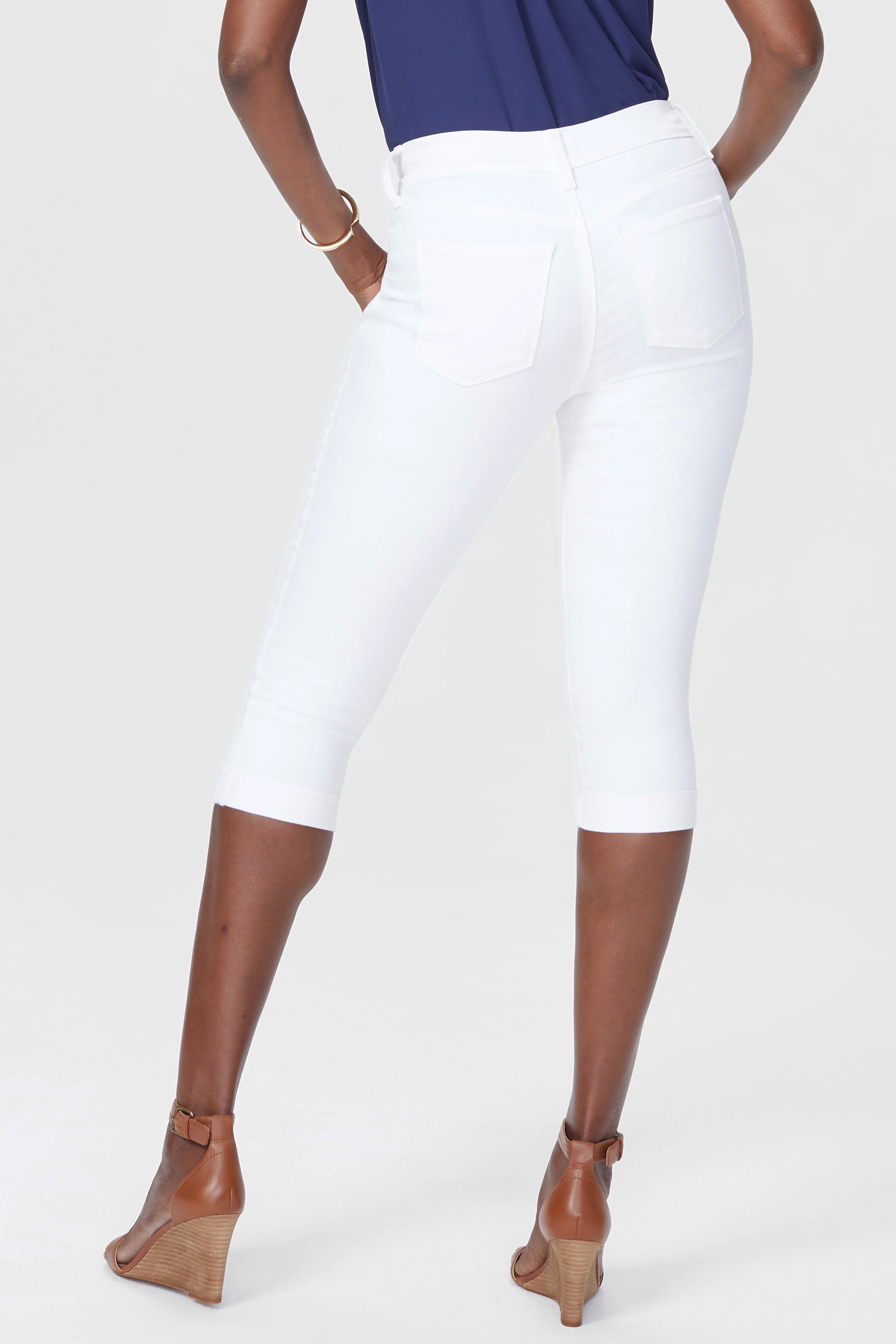 7627-marilyn-straight-crop-jeans-optic-white-1.webp