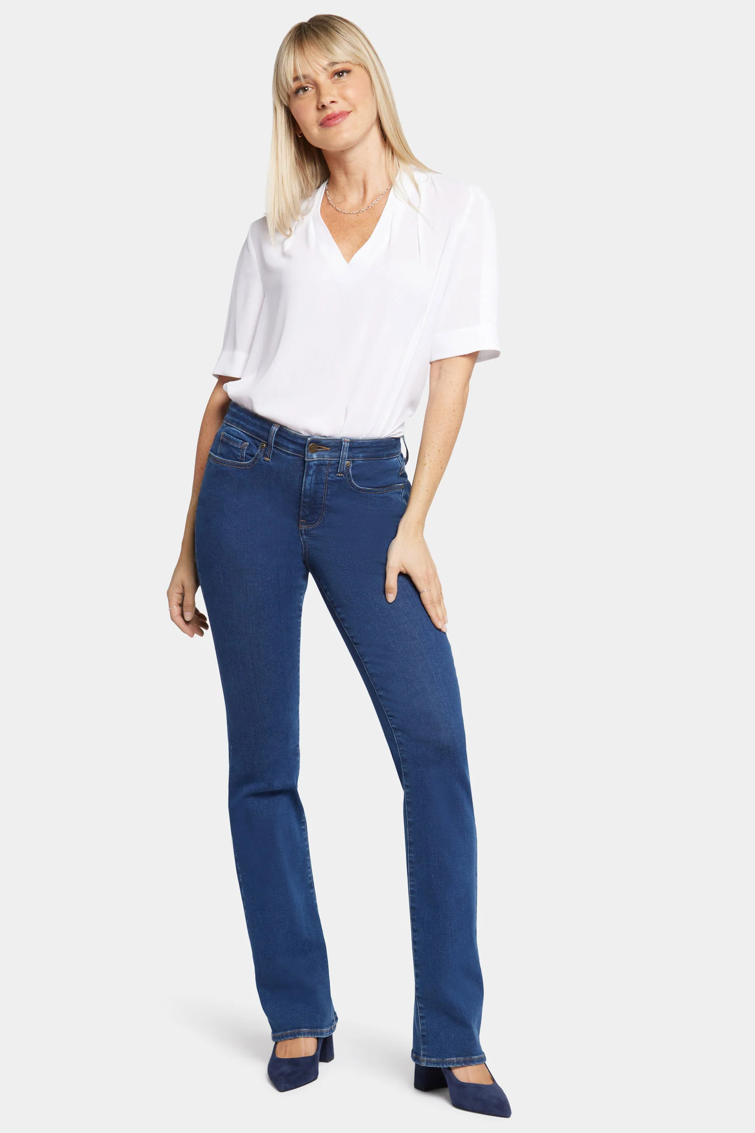 772-barbara-bootcut-jeans-in-petite-quinn-1.webp