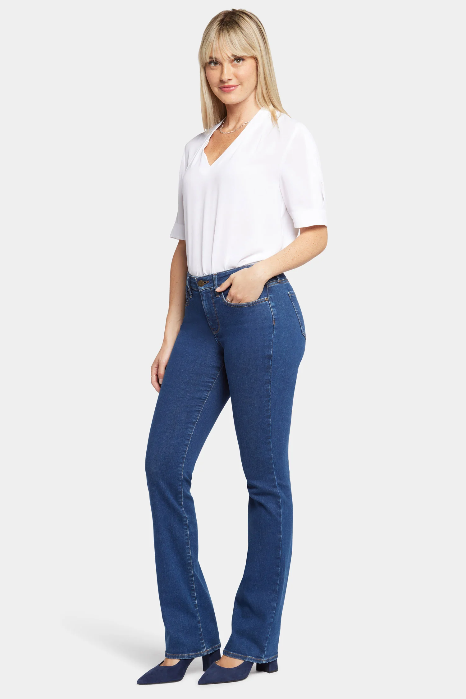 772-barbara-bootcut-jeans-in-petite-quinn-1.webp