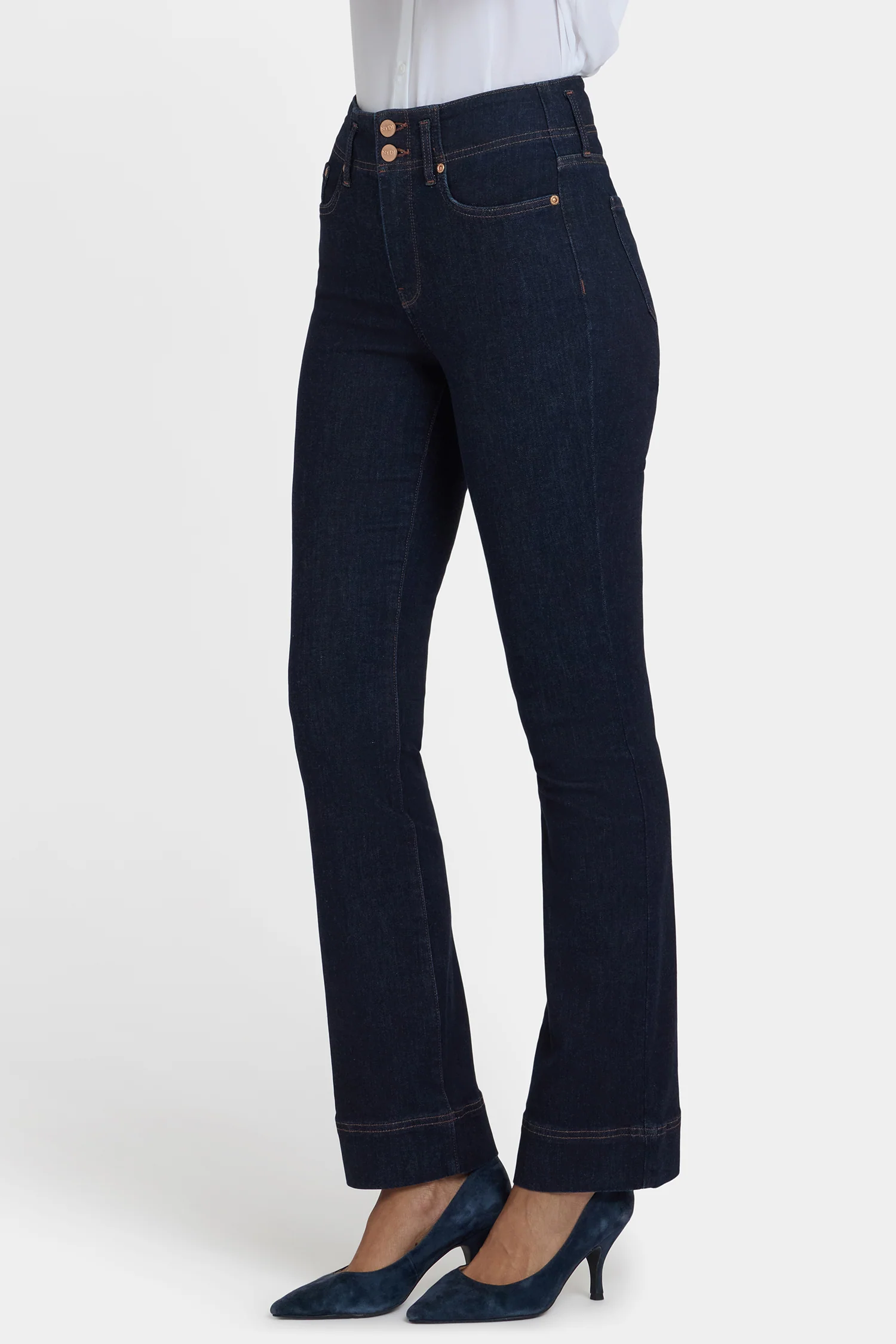 7875-barbara-bootcut-jeans-in-petite-magical-1.webp