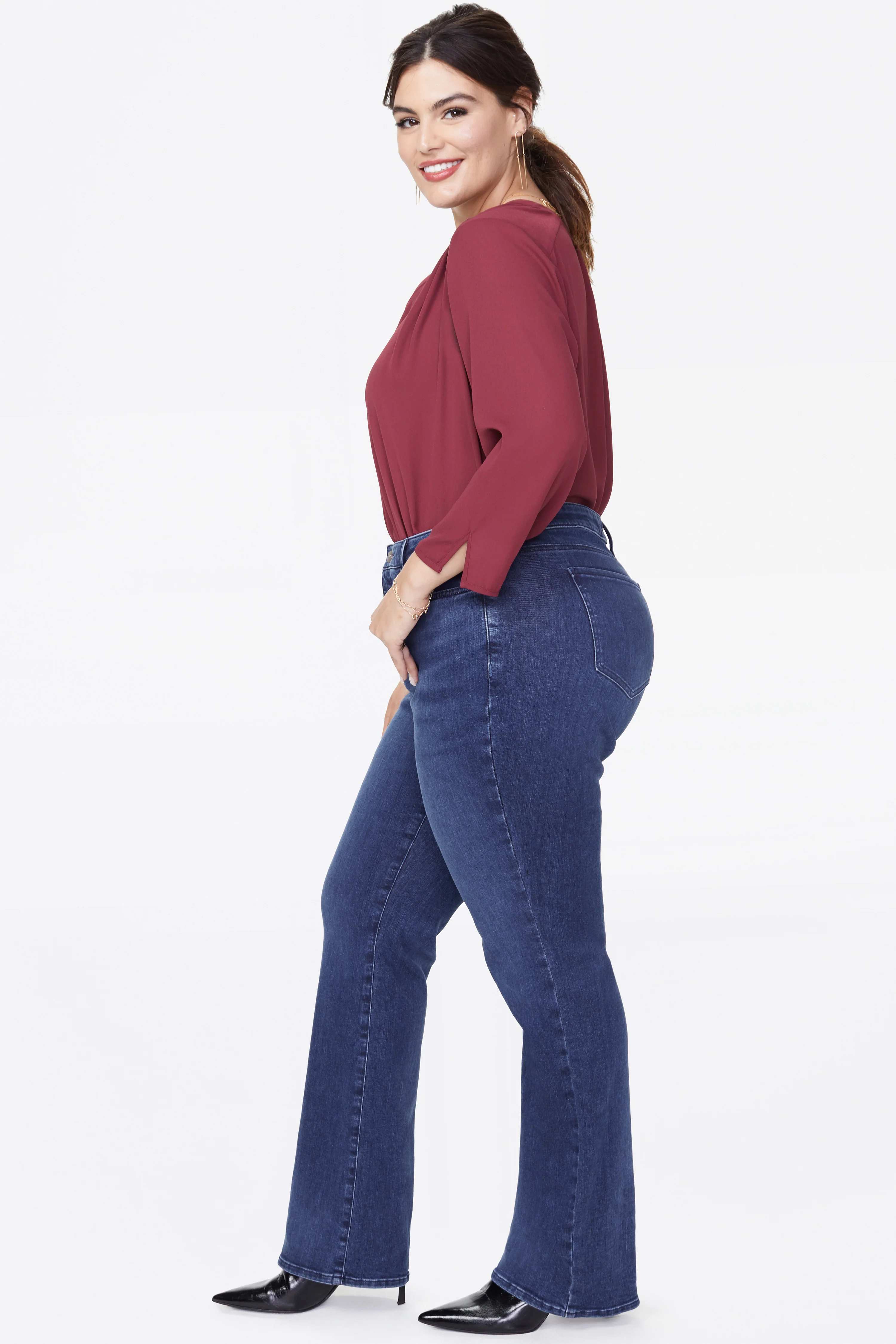 7941-barbara-bootcut-jeans-in-plus-size-habana-1.webp
