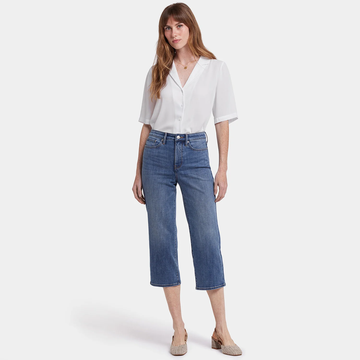 7992-joni-relaxed-capri-jeans-in-petite-majorca-bay-1.webp