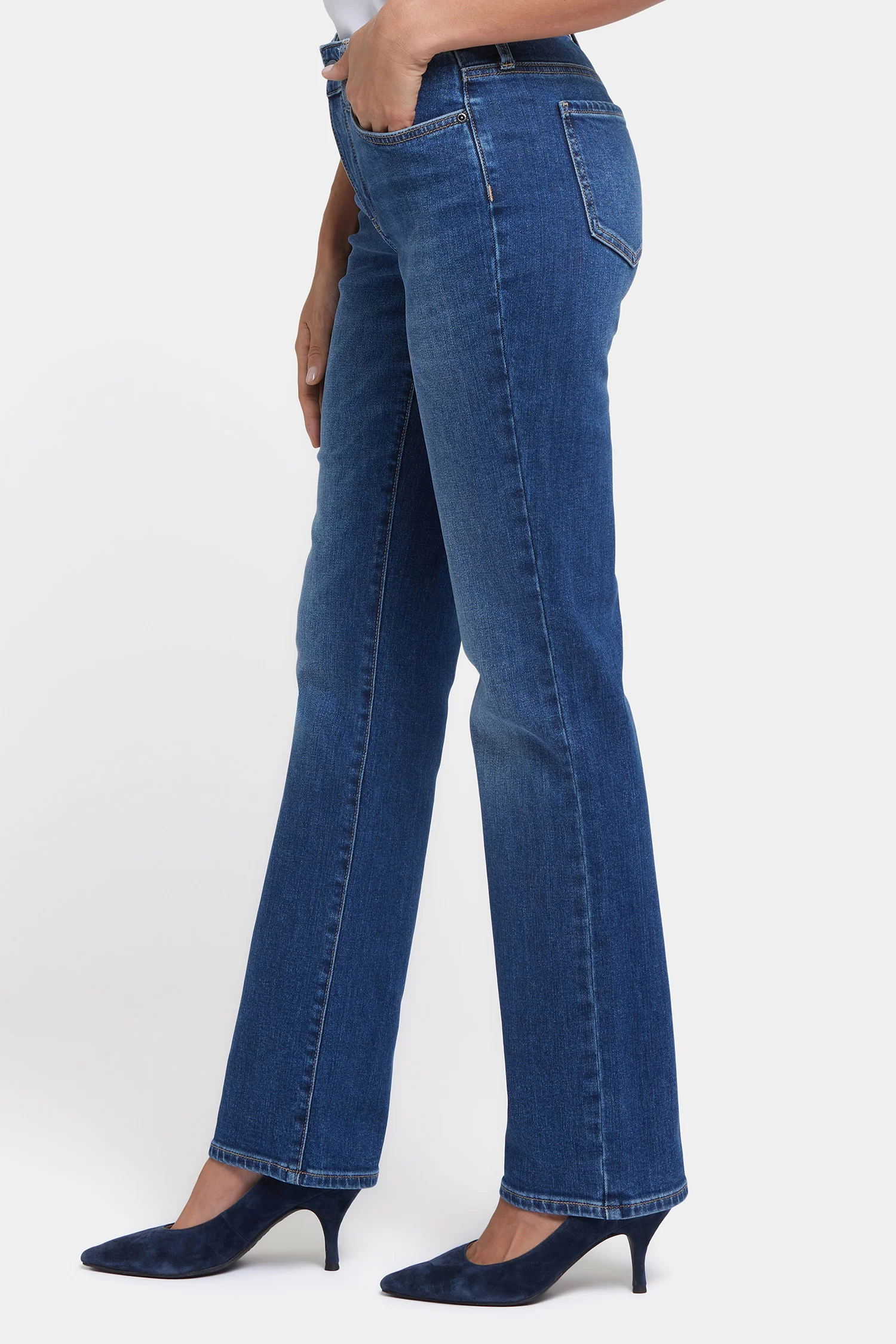 8028-marilyn-straight-jeans-in-petite-asturia-shore-1.webp