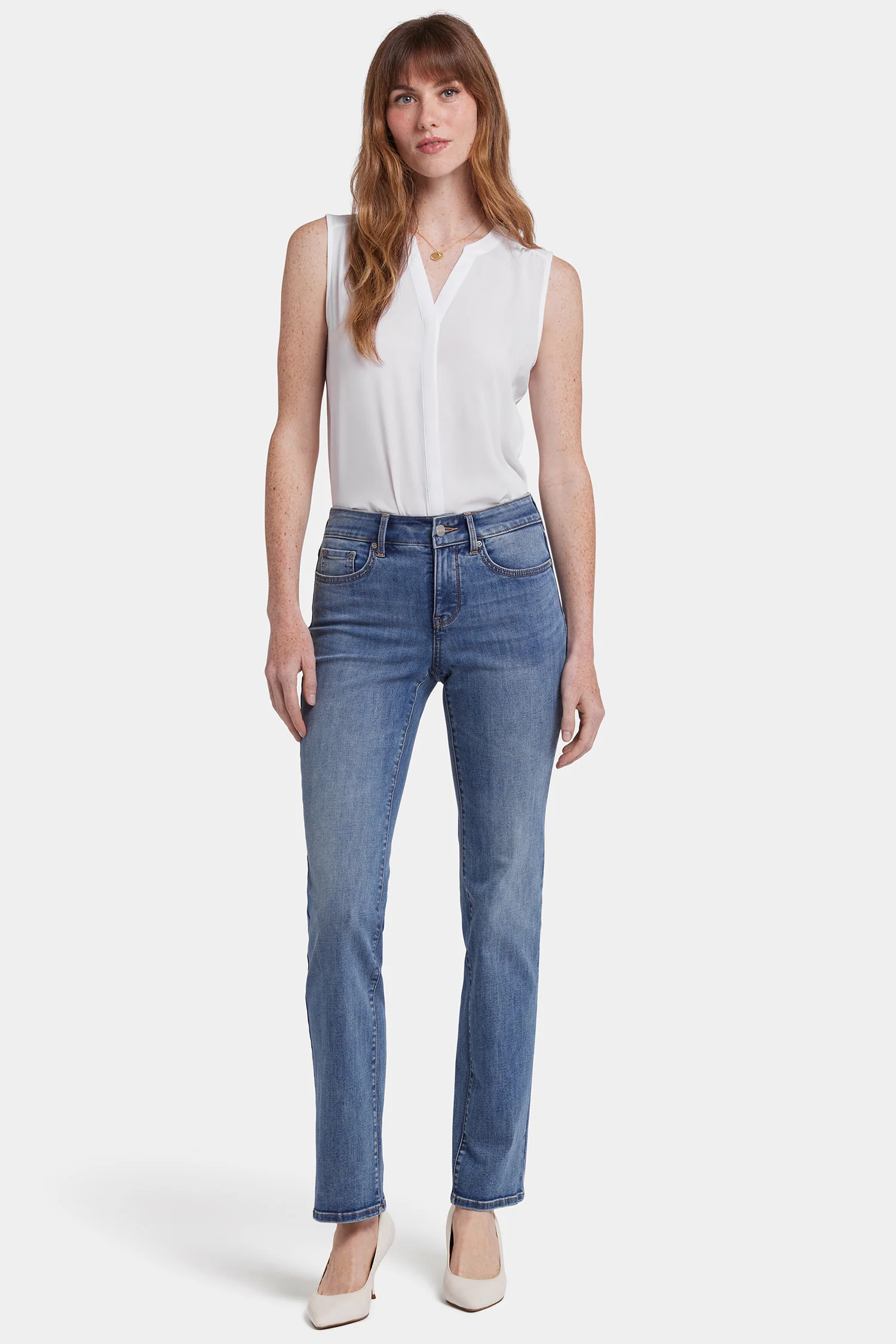 8049-marilyn-straight-jeans-in-petite-majorca-bay-1.webp