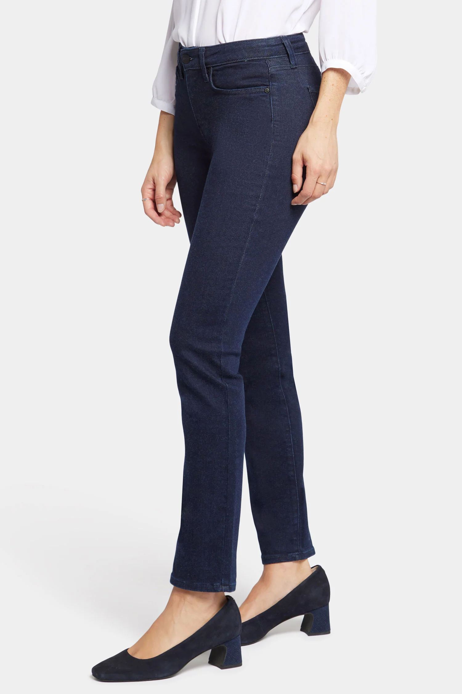 805-sheri-slim-jeans-in-petite-rinse-1.webp